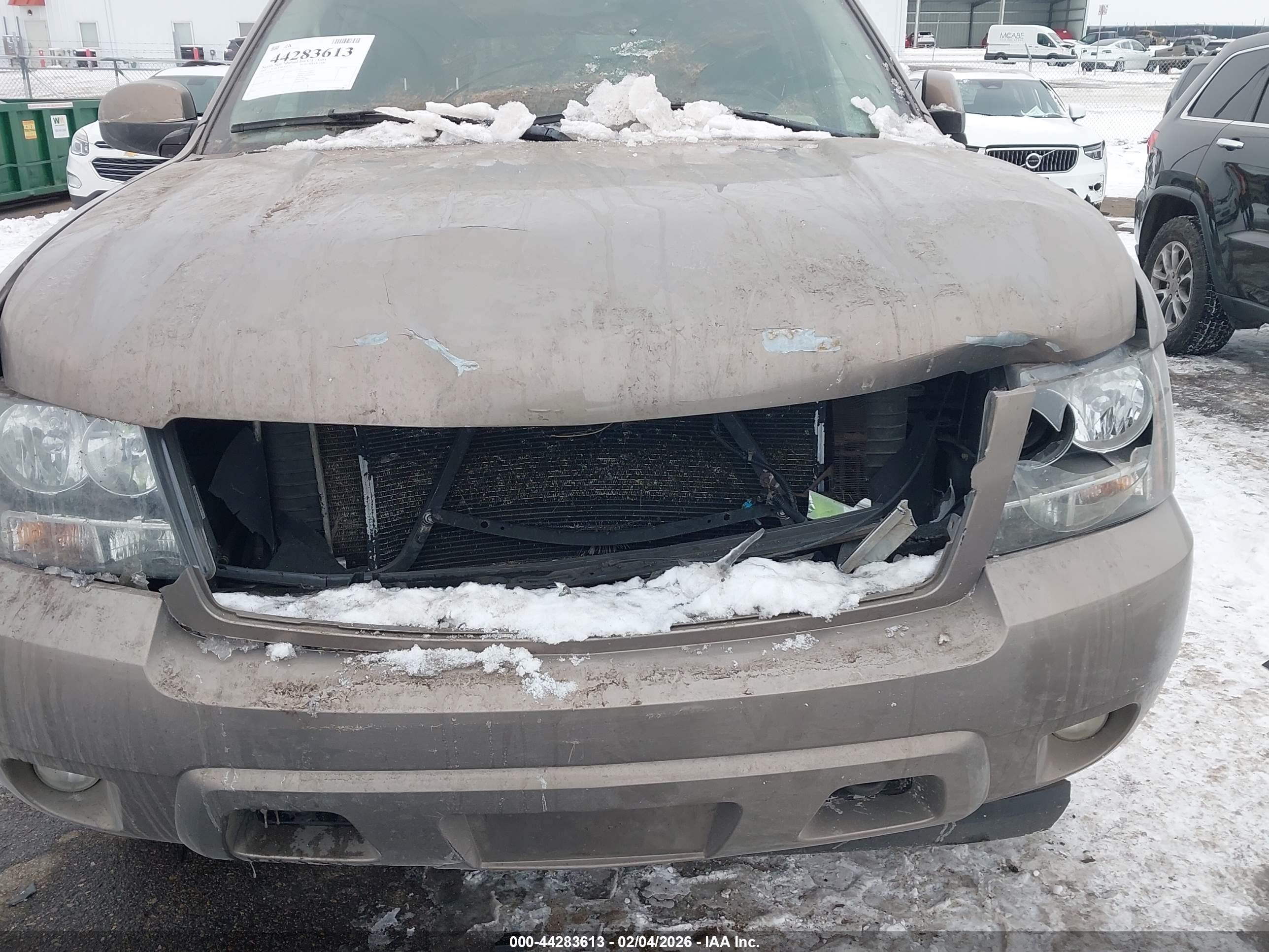 CHEVROLET SUBURBAN image 6