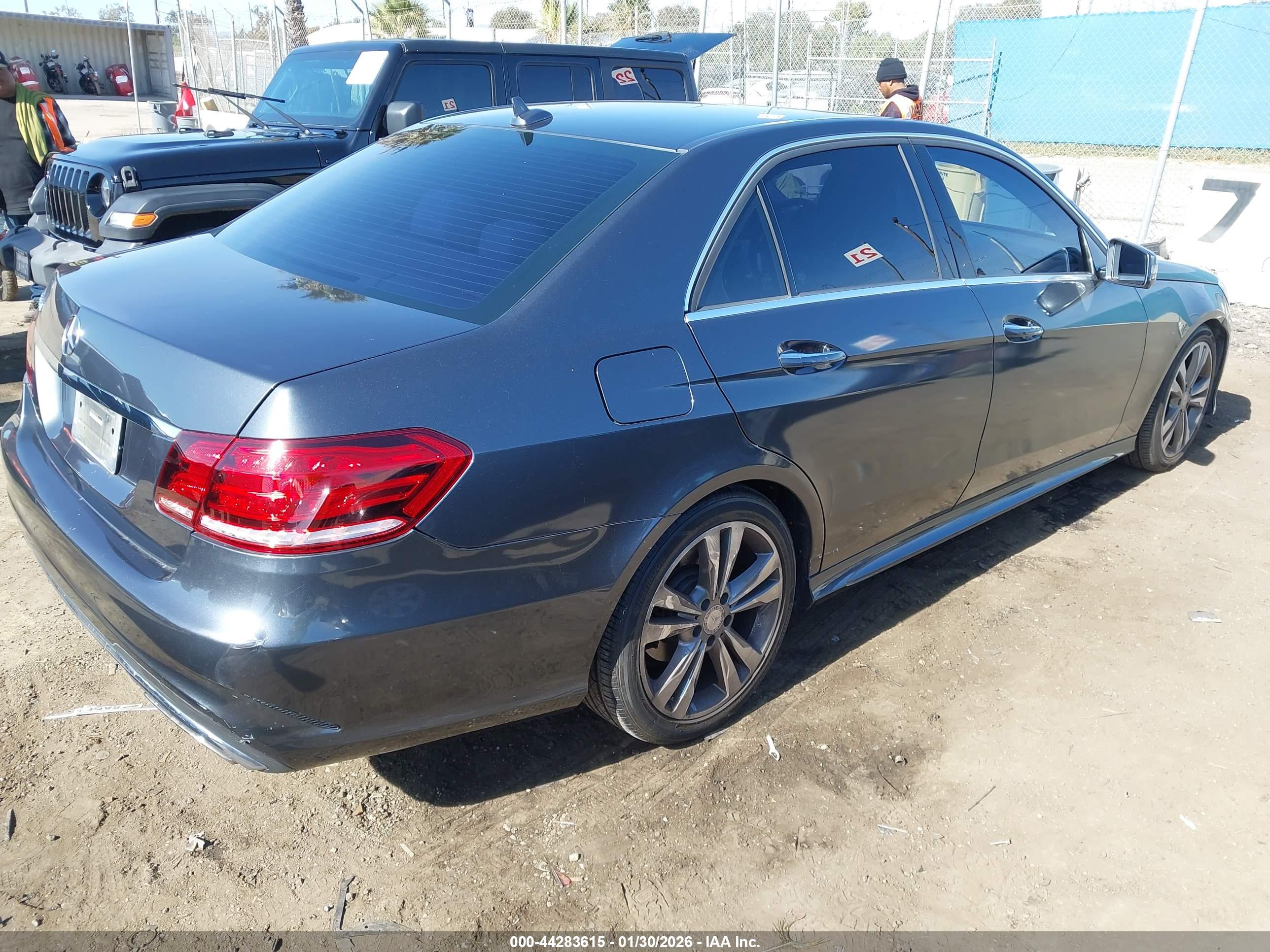 MERCEDES-BENZ E image 4