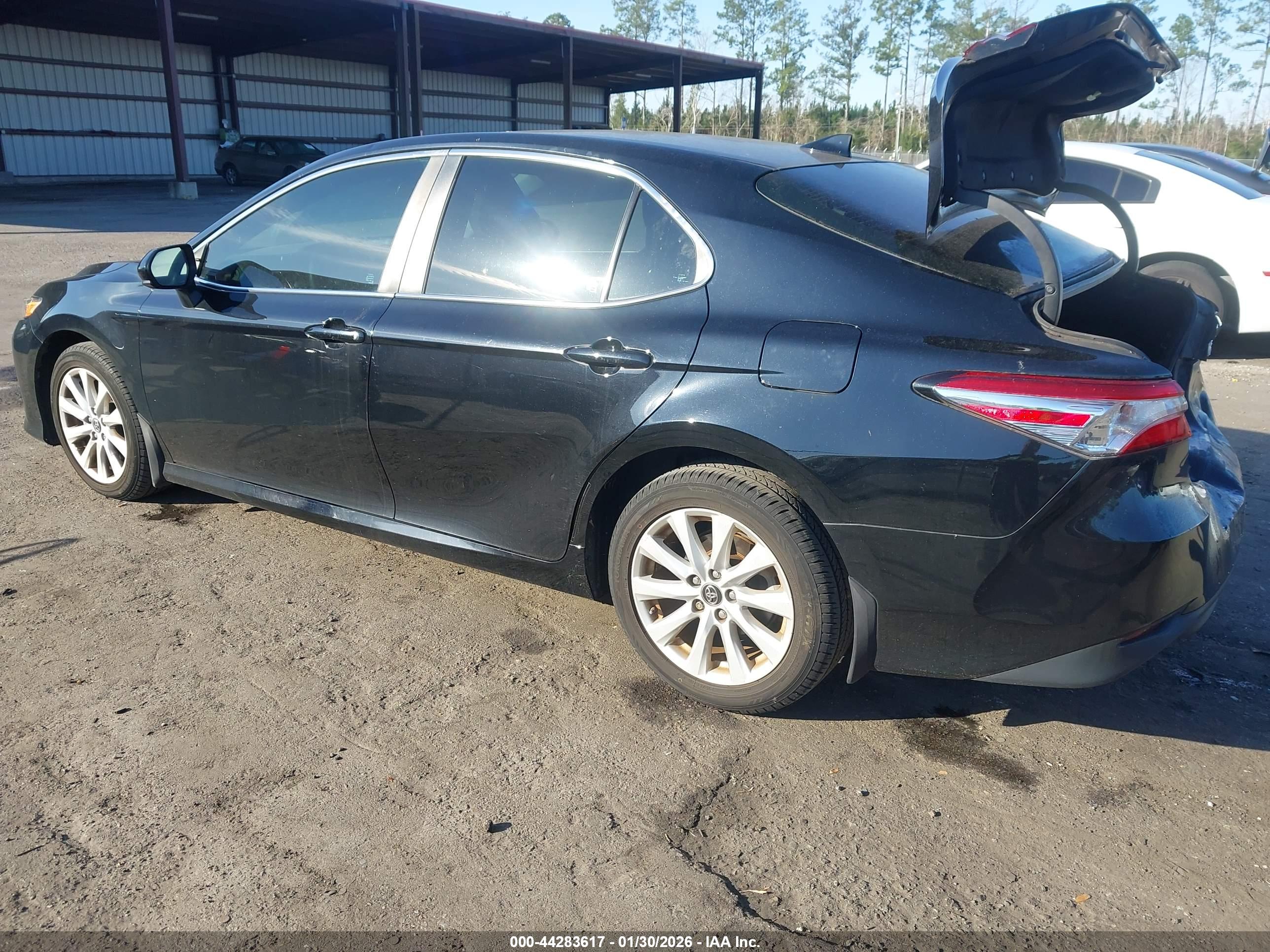 TOYOTA CAMRY image 3