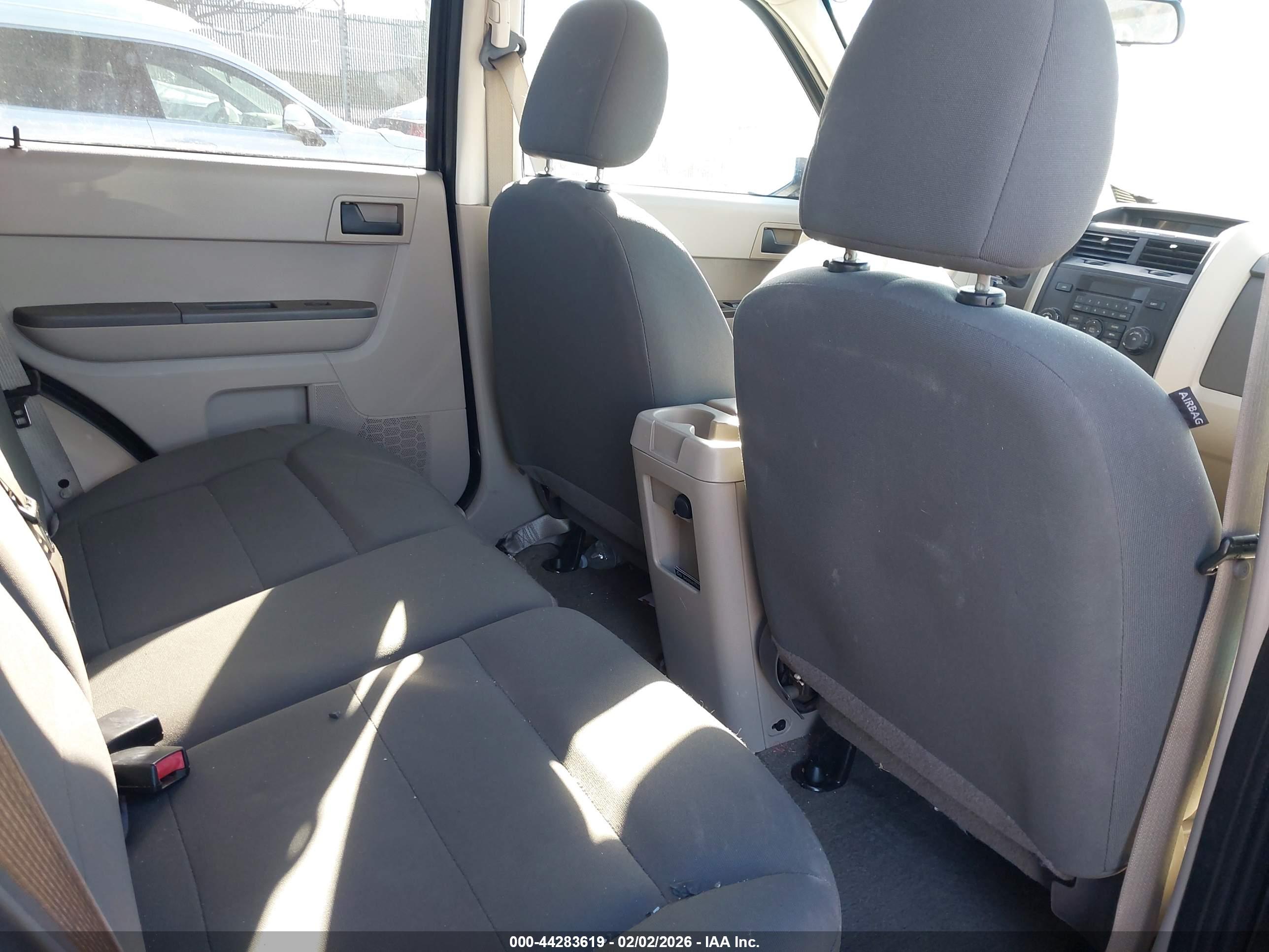 FORD ESCAPE image 8
