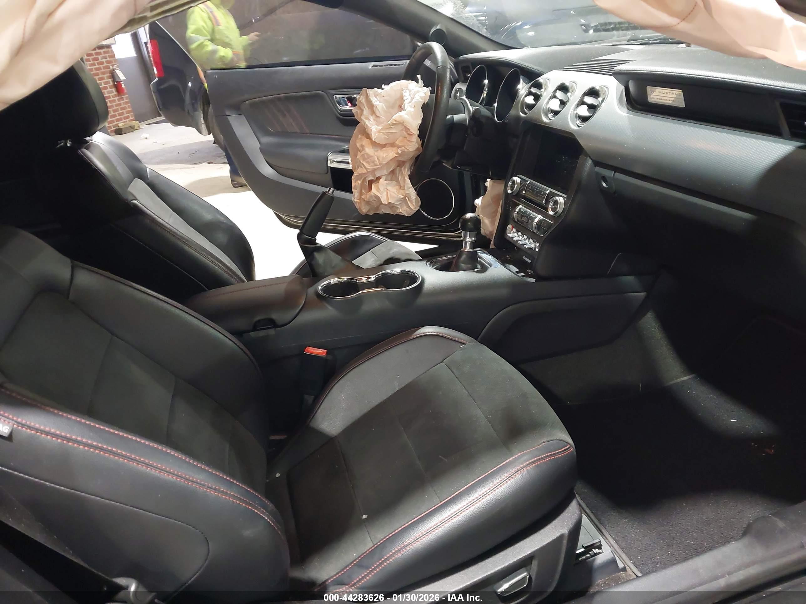 FORD MUSTANG image 5