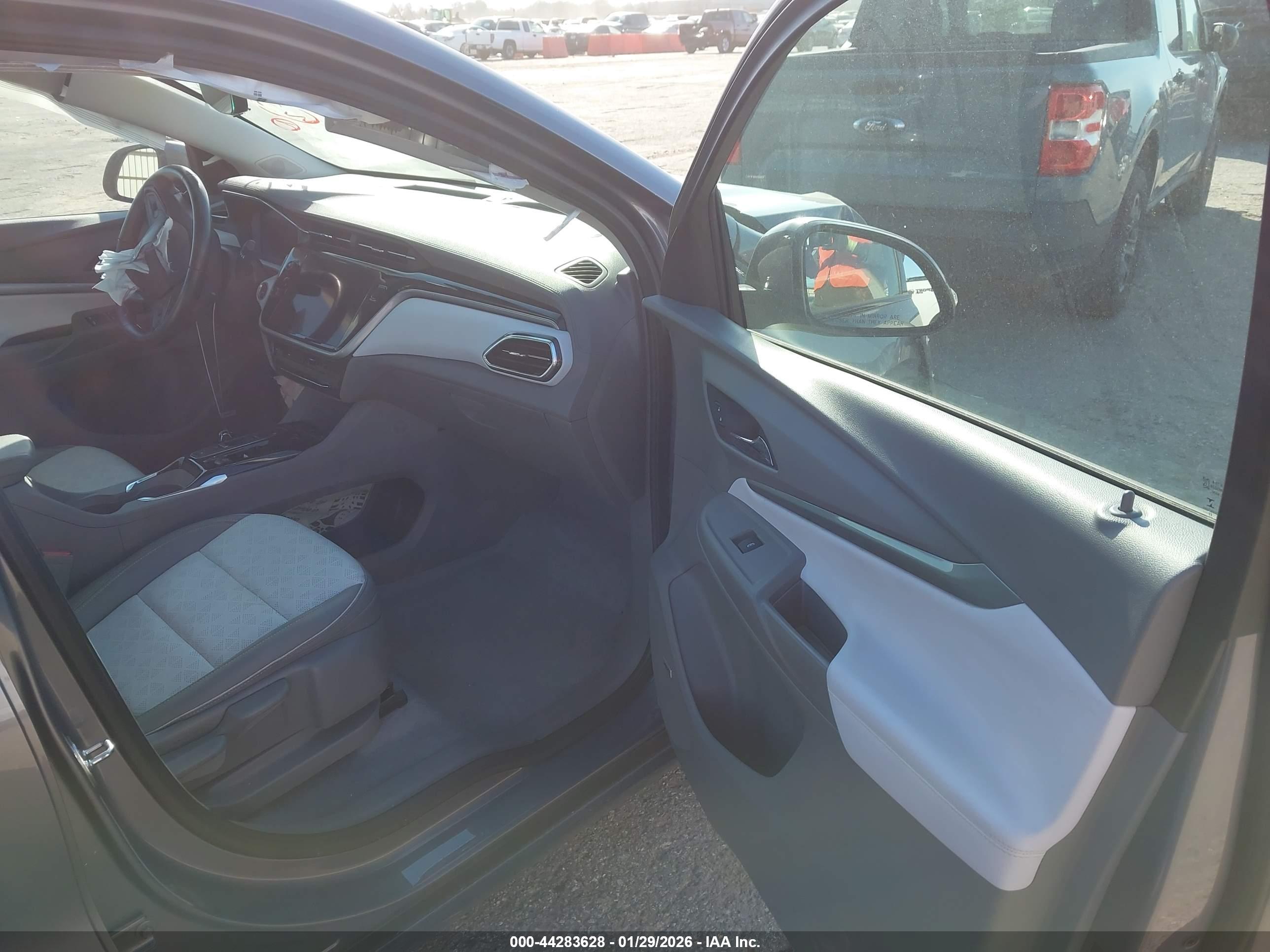 CHEVROLET BOLT image 5