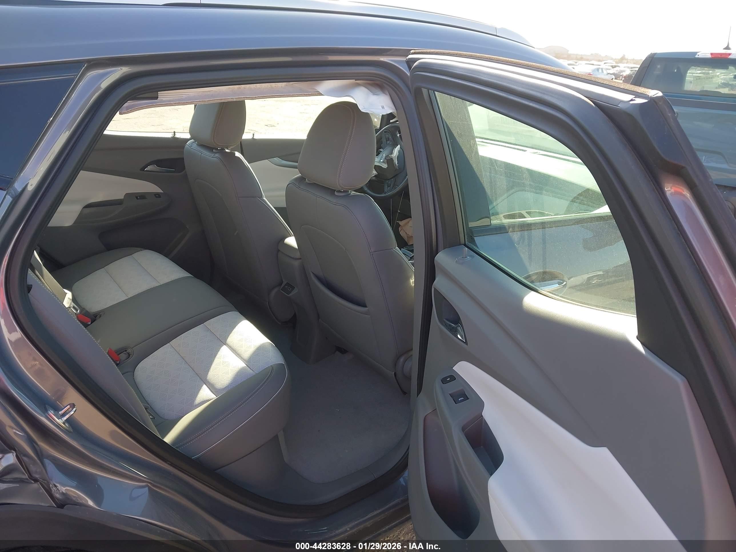 CHEVROLET BOLT image 8