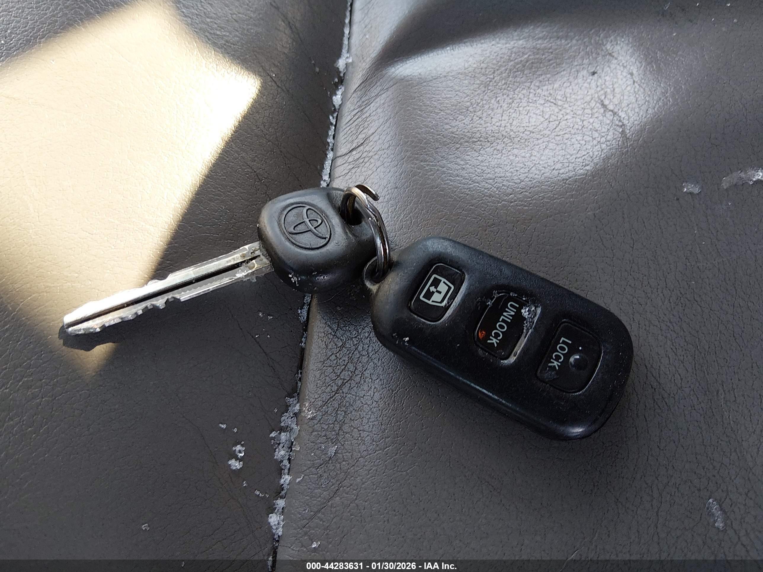 TOYOTA SEQUOIA image 11