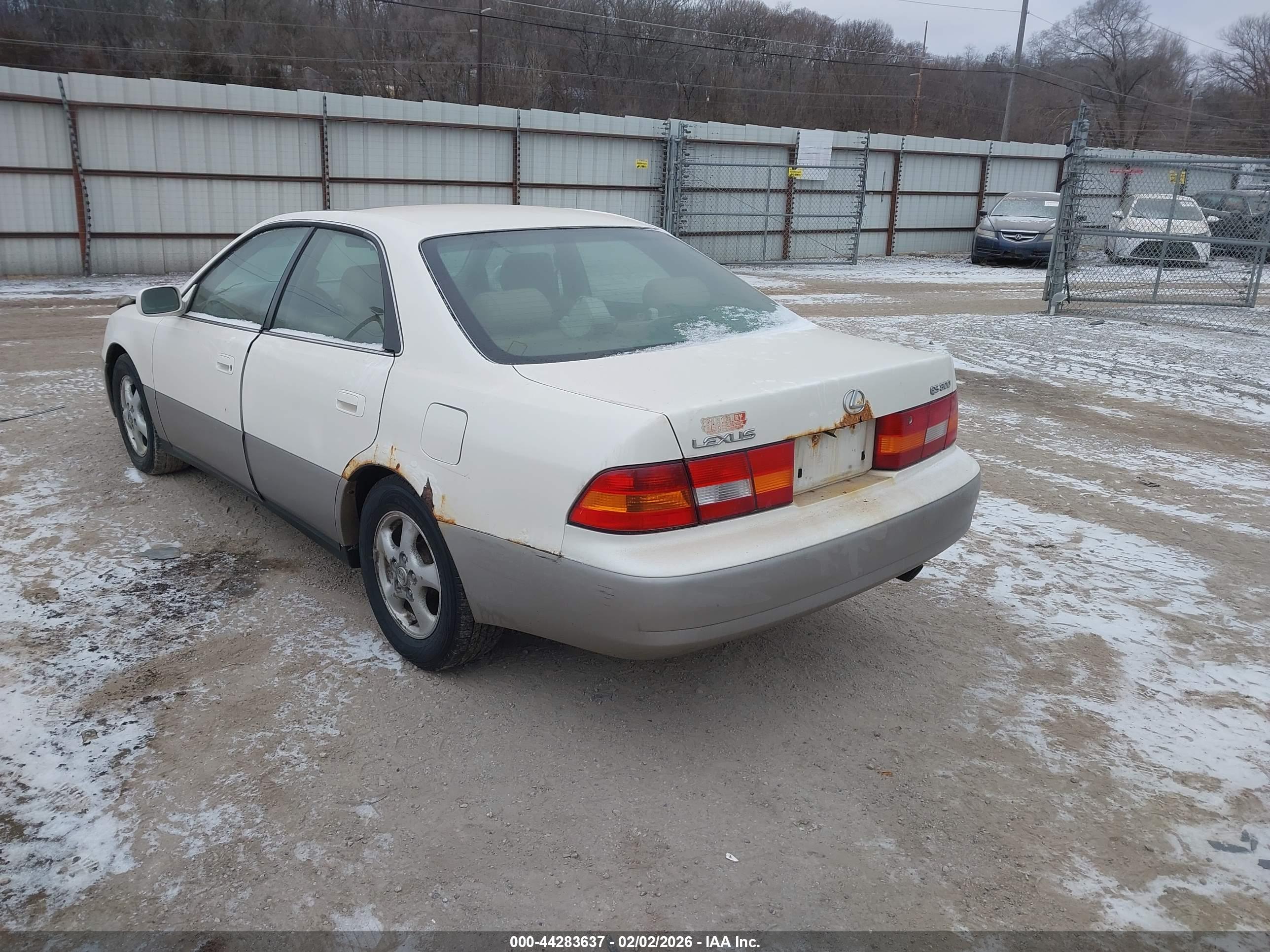 LEXUS ES image 3