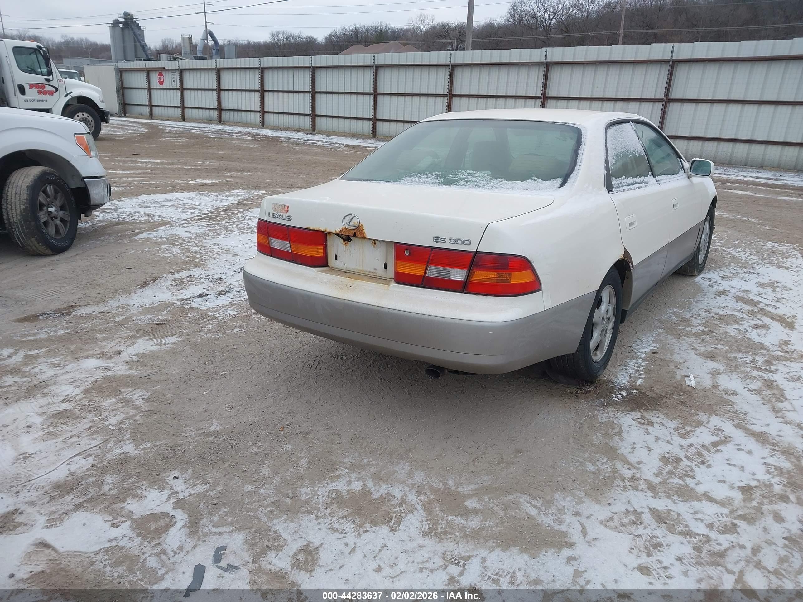 LEXUS ES image 4