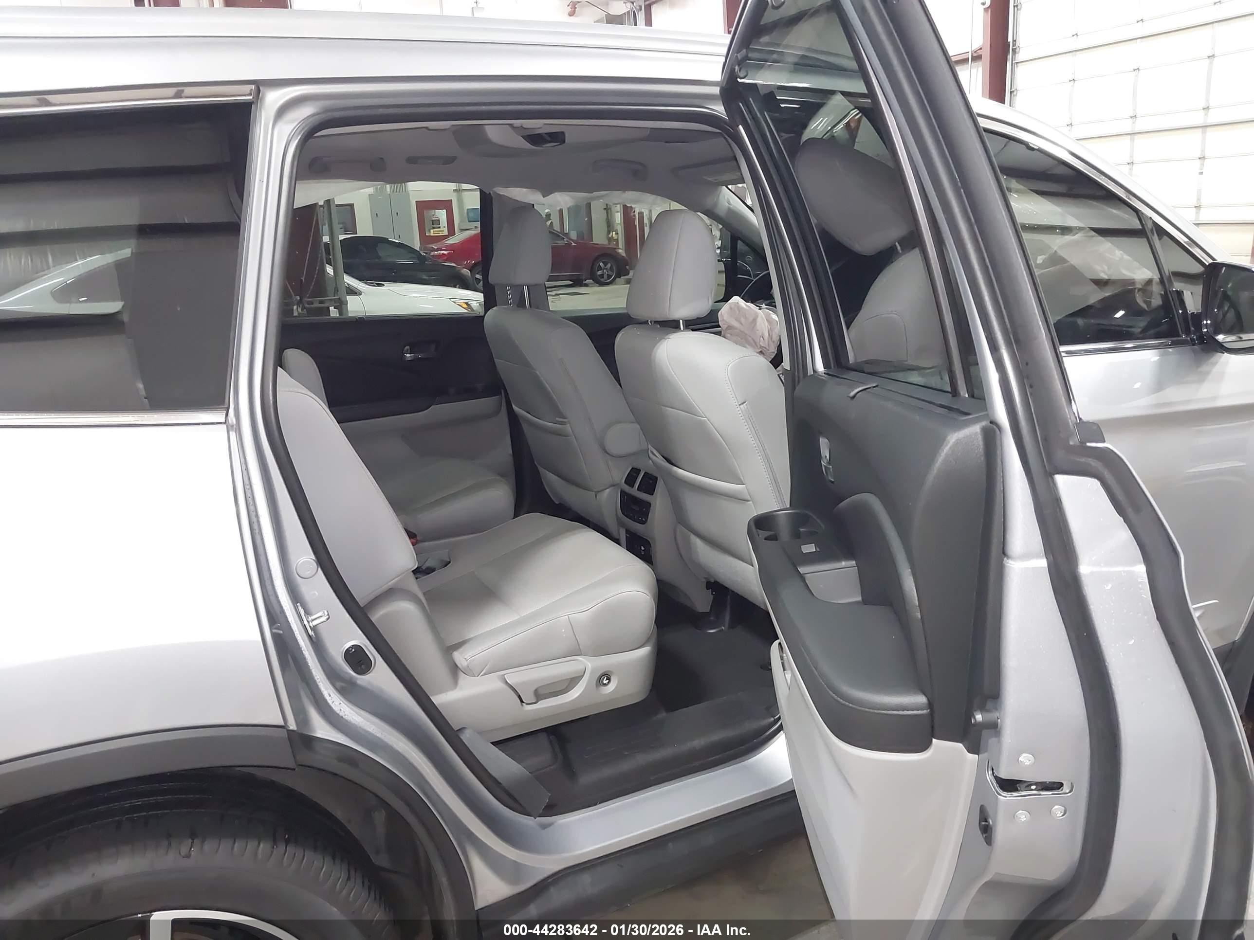 HONDA PILOT image 8