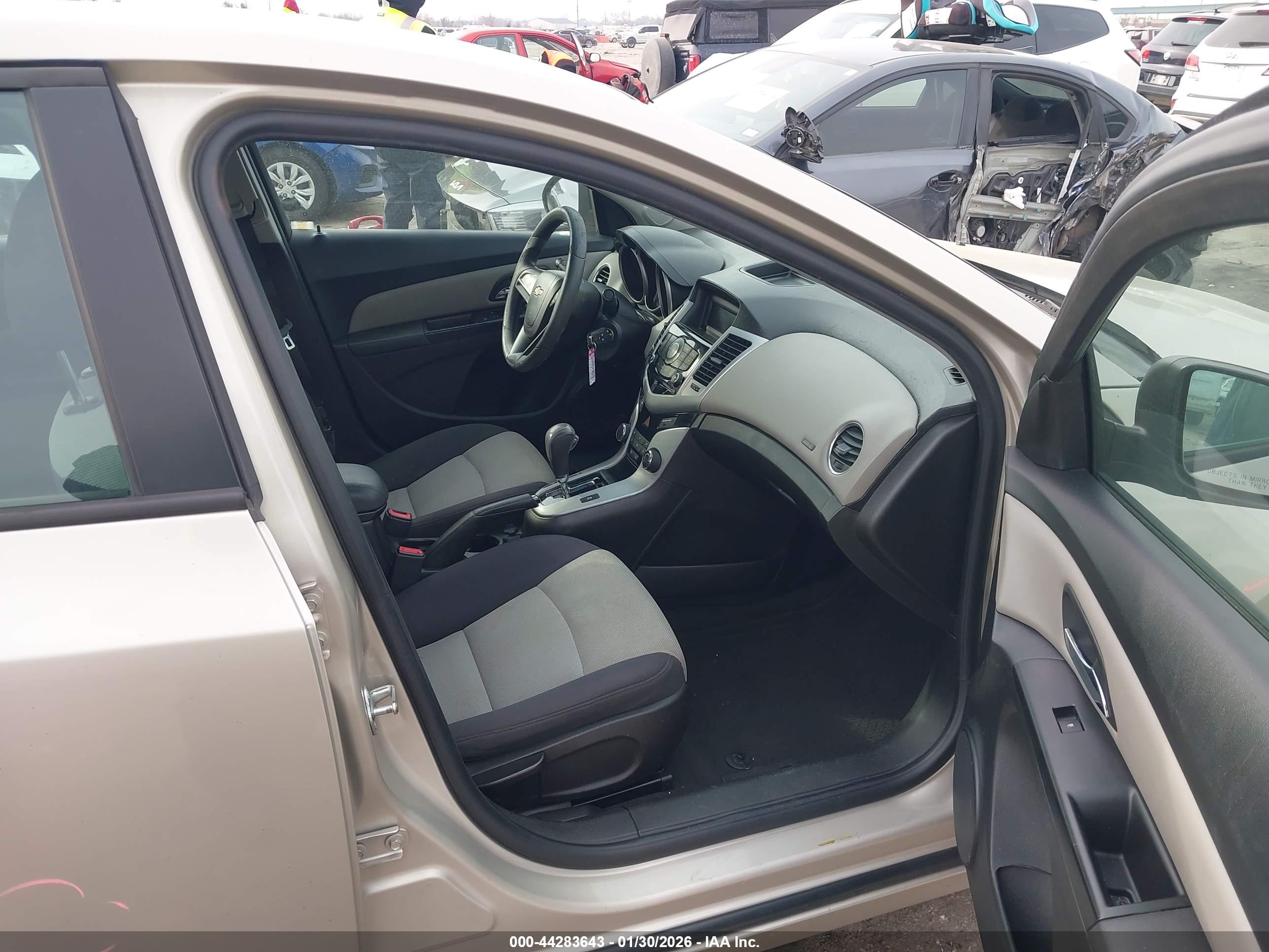 CHEVROLET CRUZE image 5
