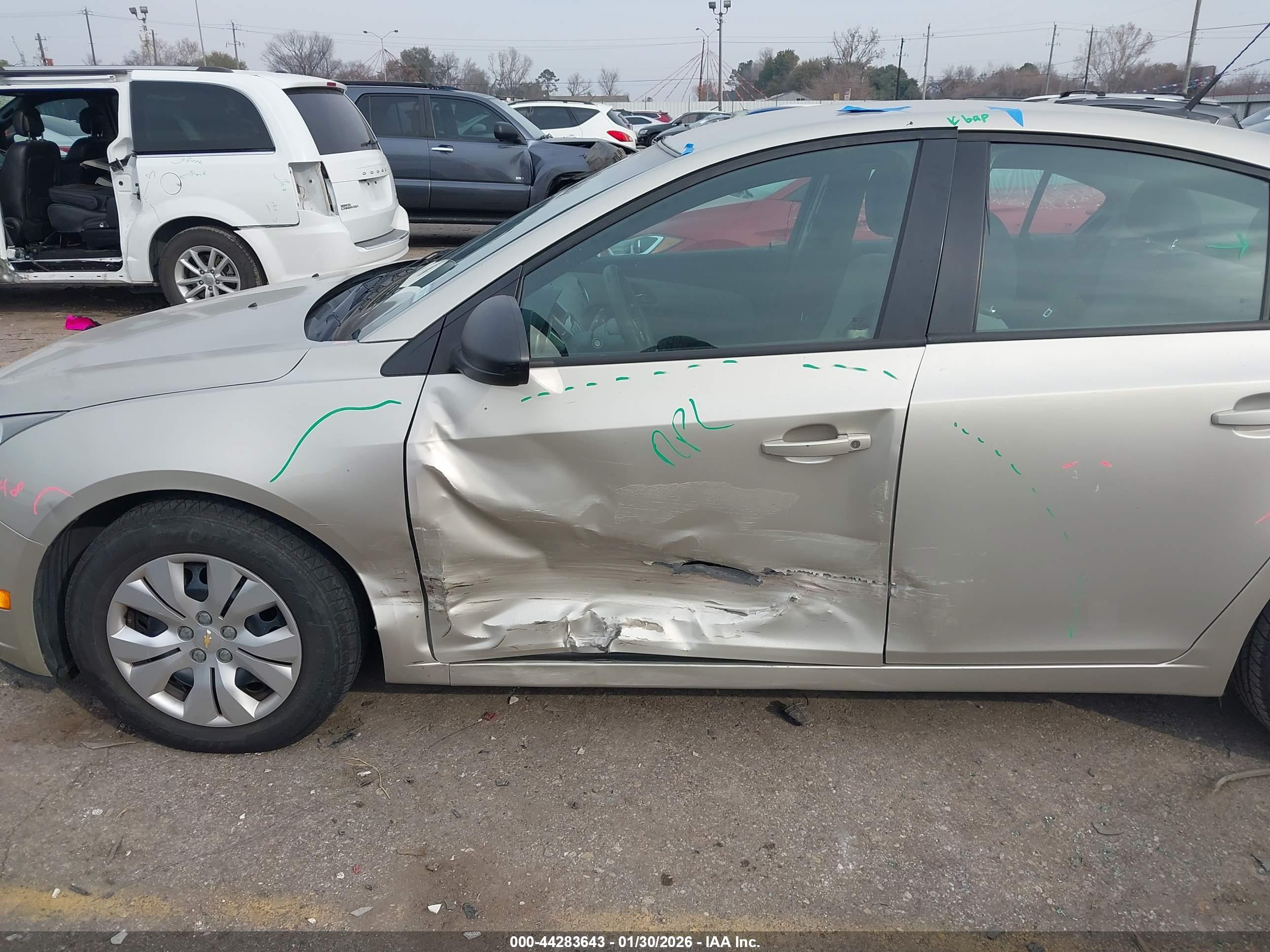 CHEVROLET CRUZE image 6