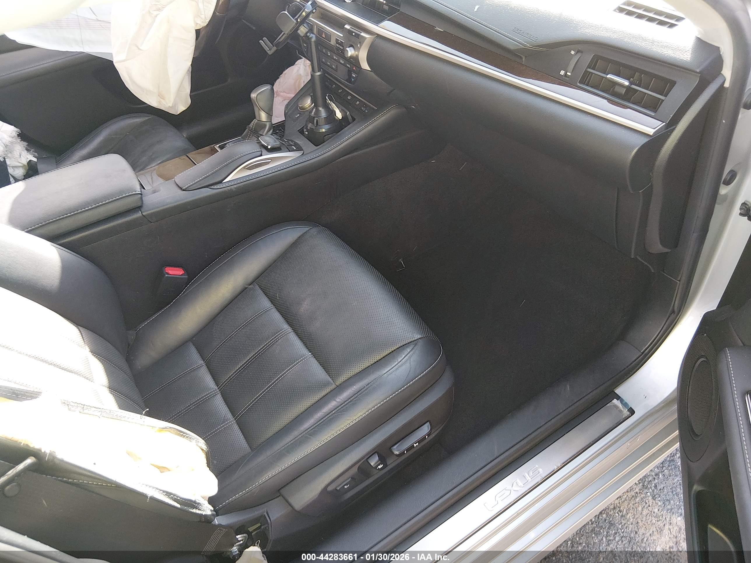 LEXUS ES image 5