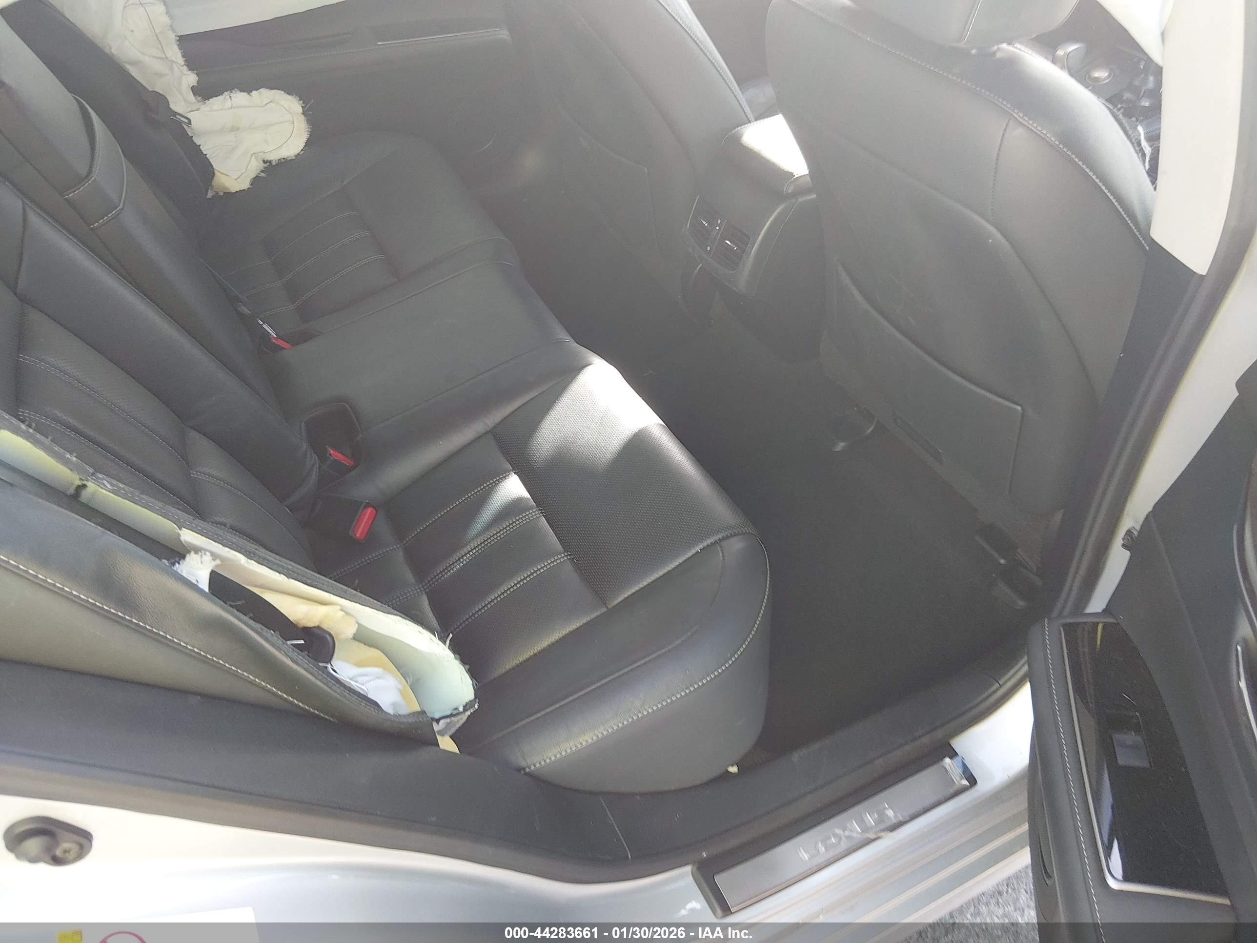LEXUS ES image 8