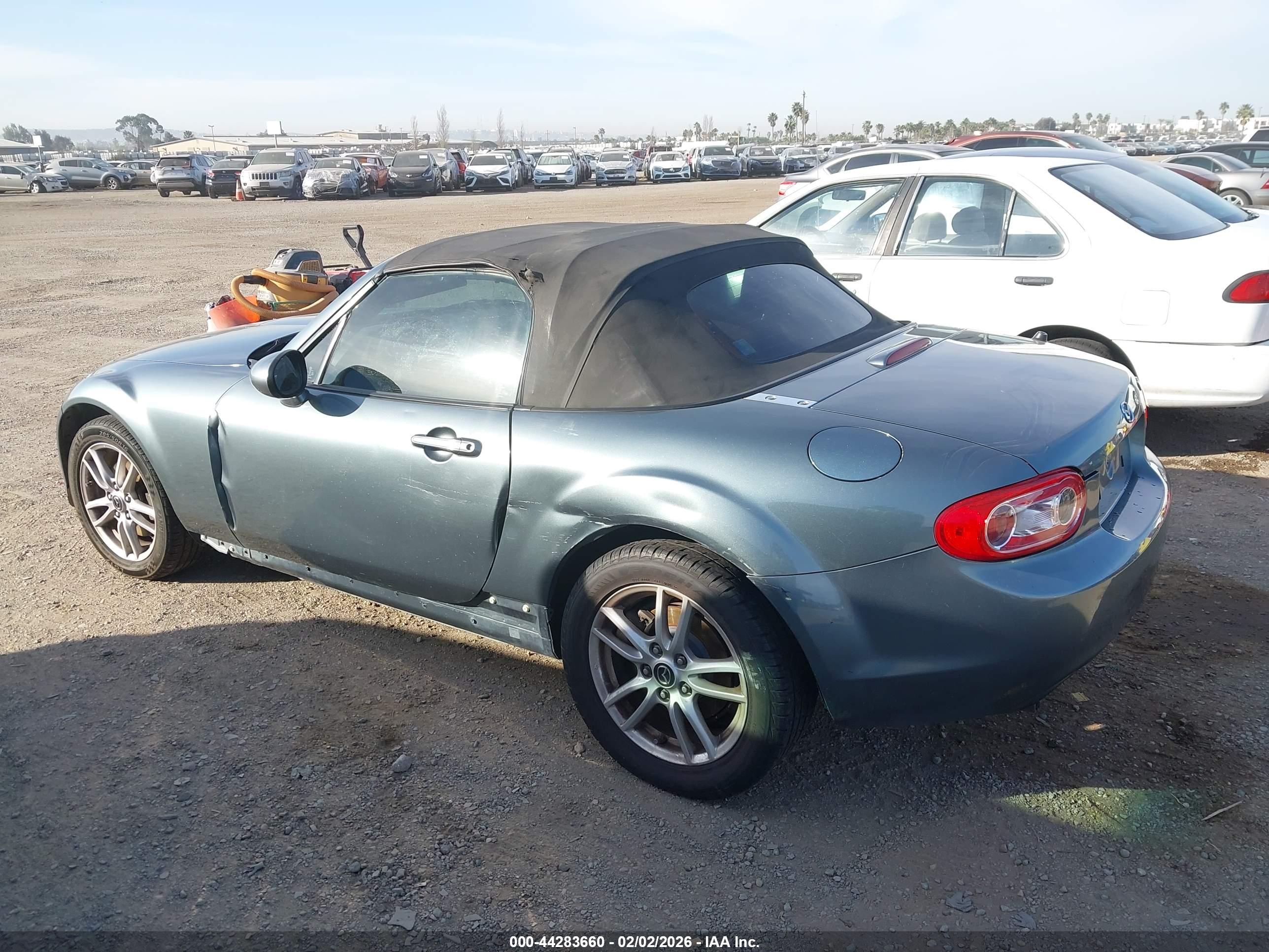 MAZDA MX-5 image 3
