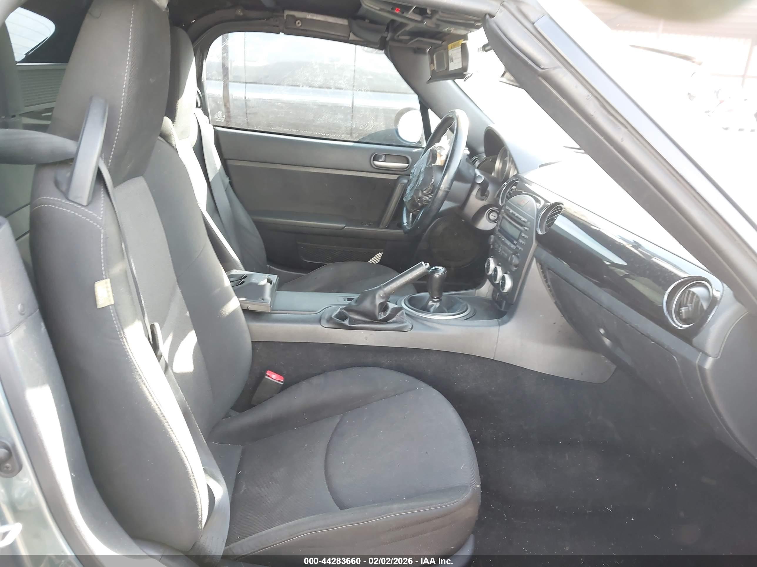 MAZDA MX-5 image 5