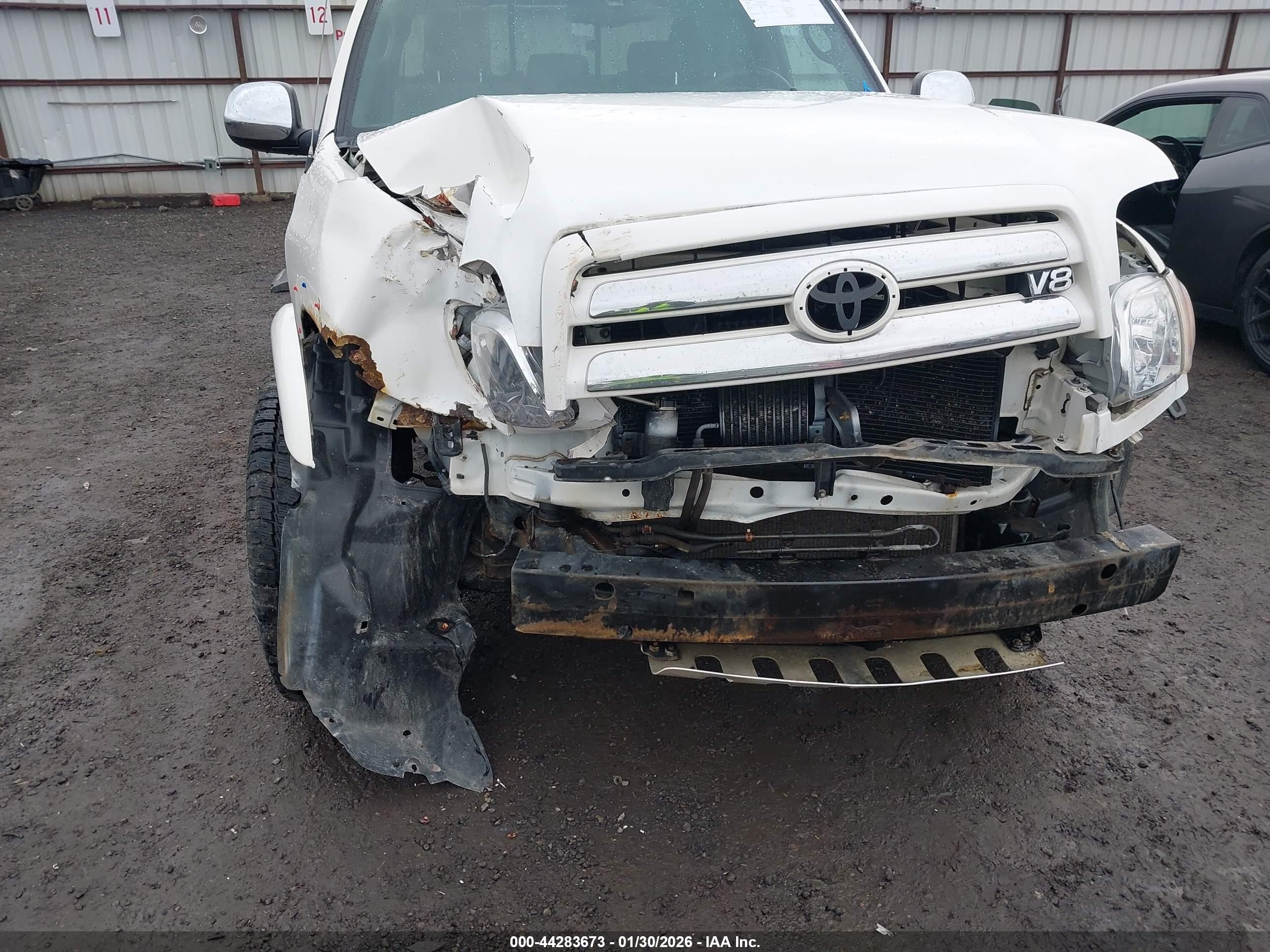 TOYOTA TUNDRA image 6