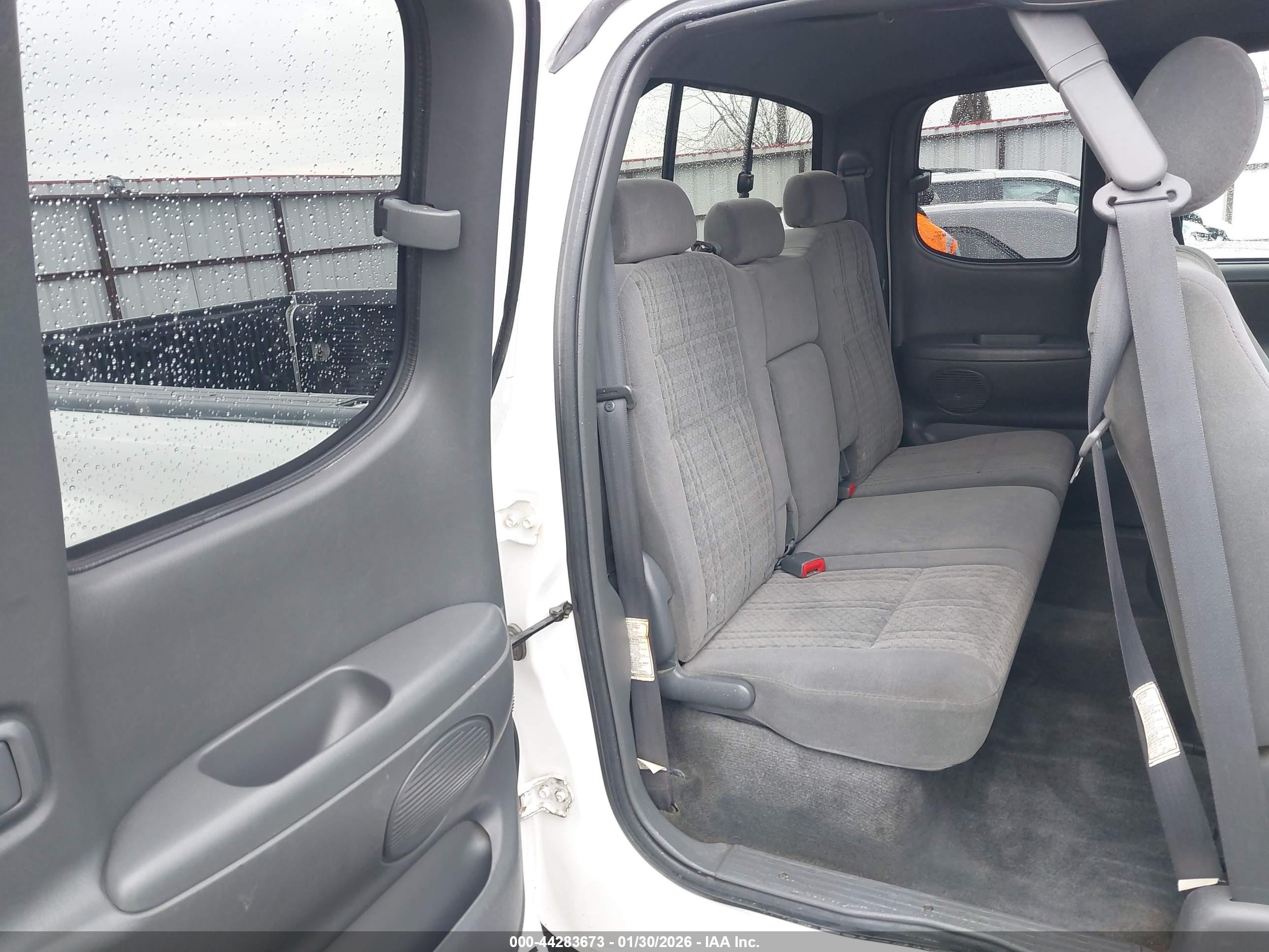 TOYOTA TUNDRA image 8
