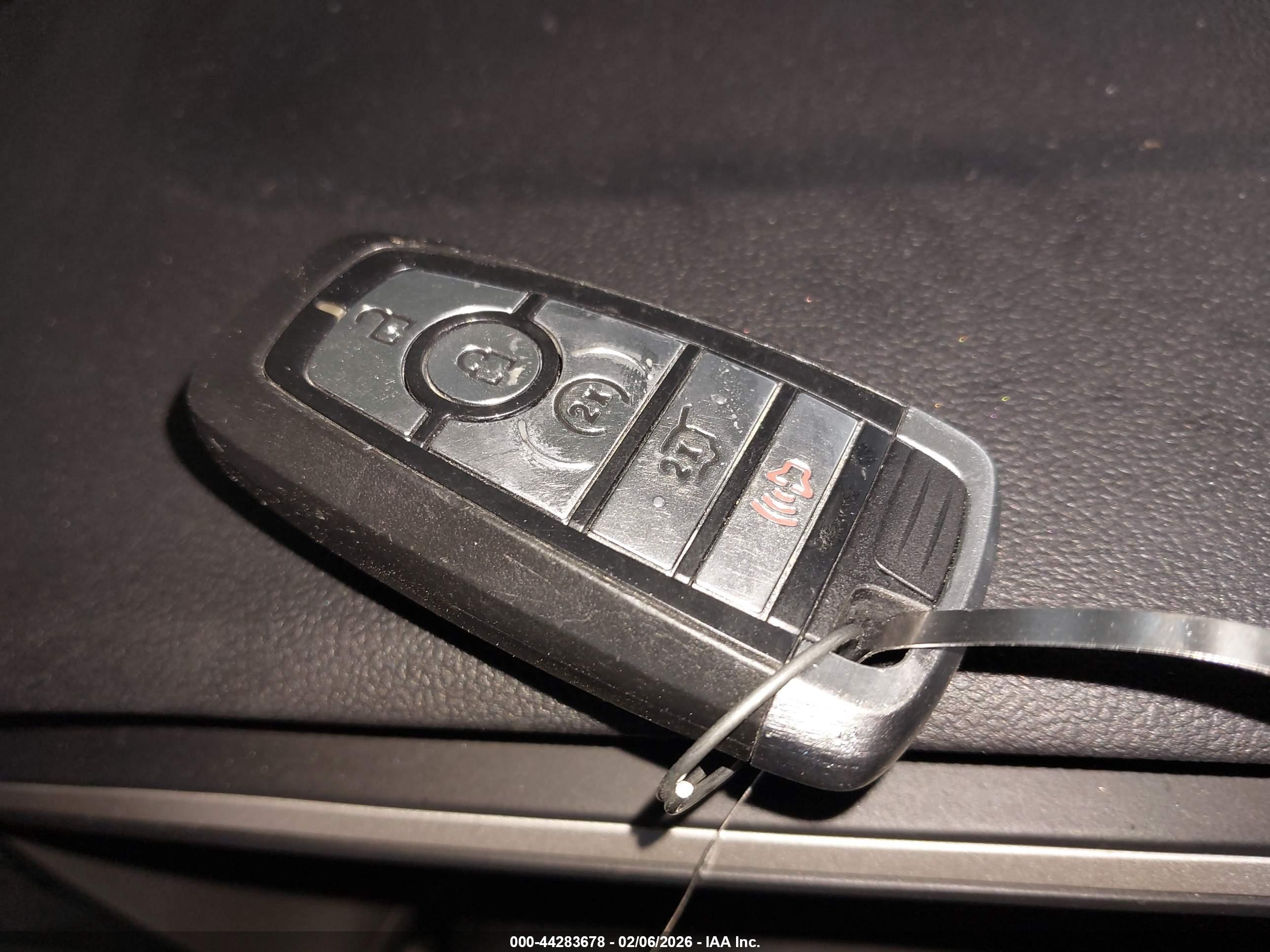 FORD ESCAPE image 11