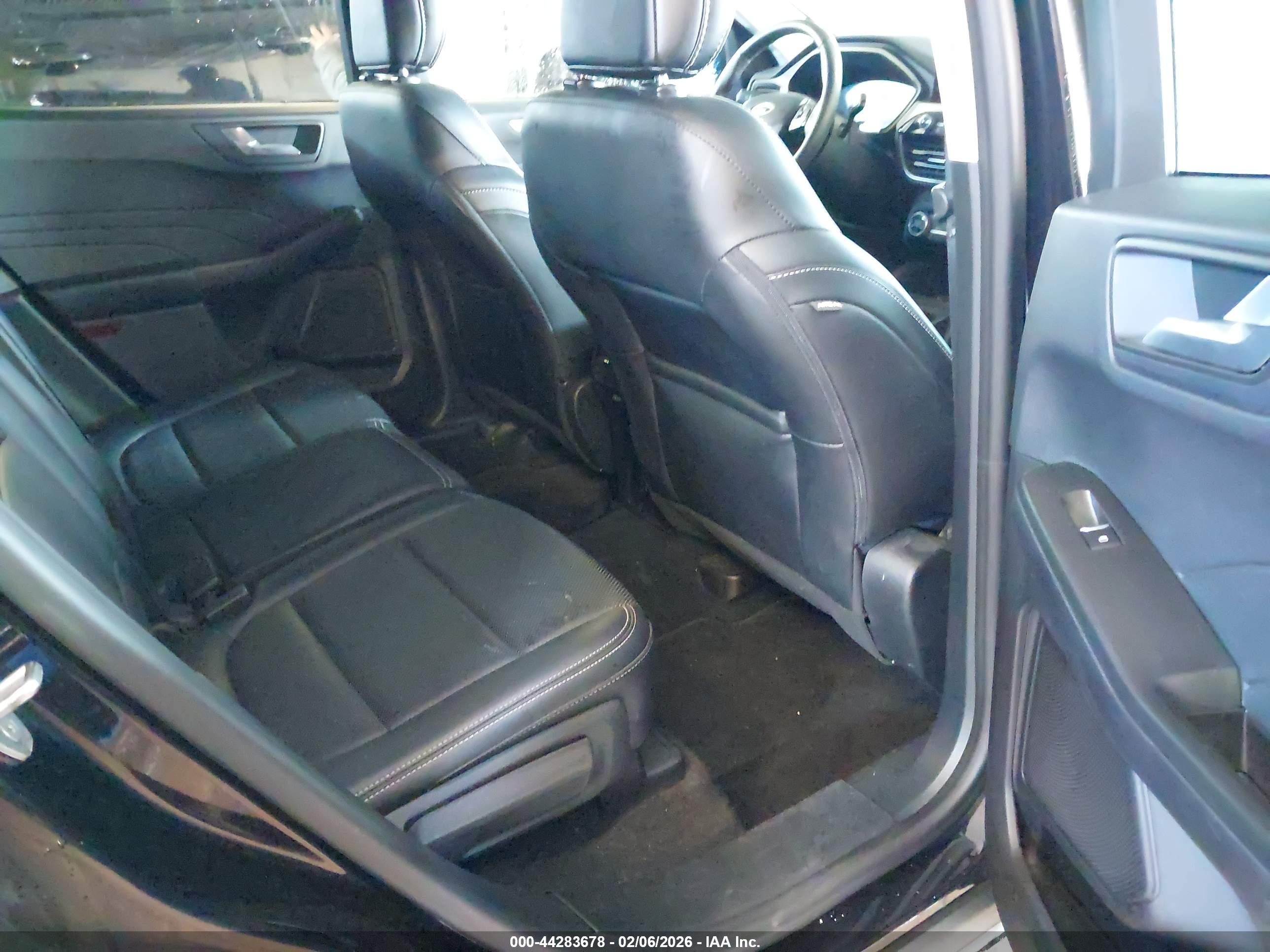 FORD ESCAPE image 8