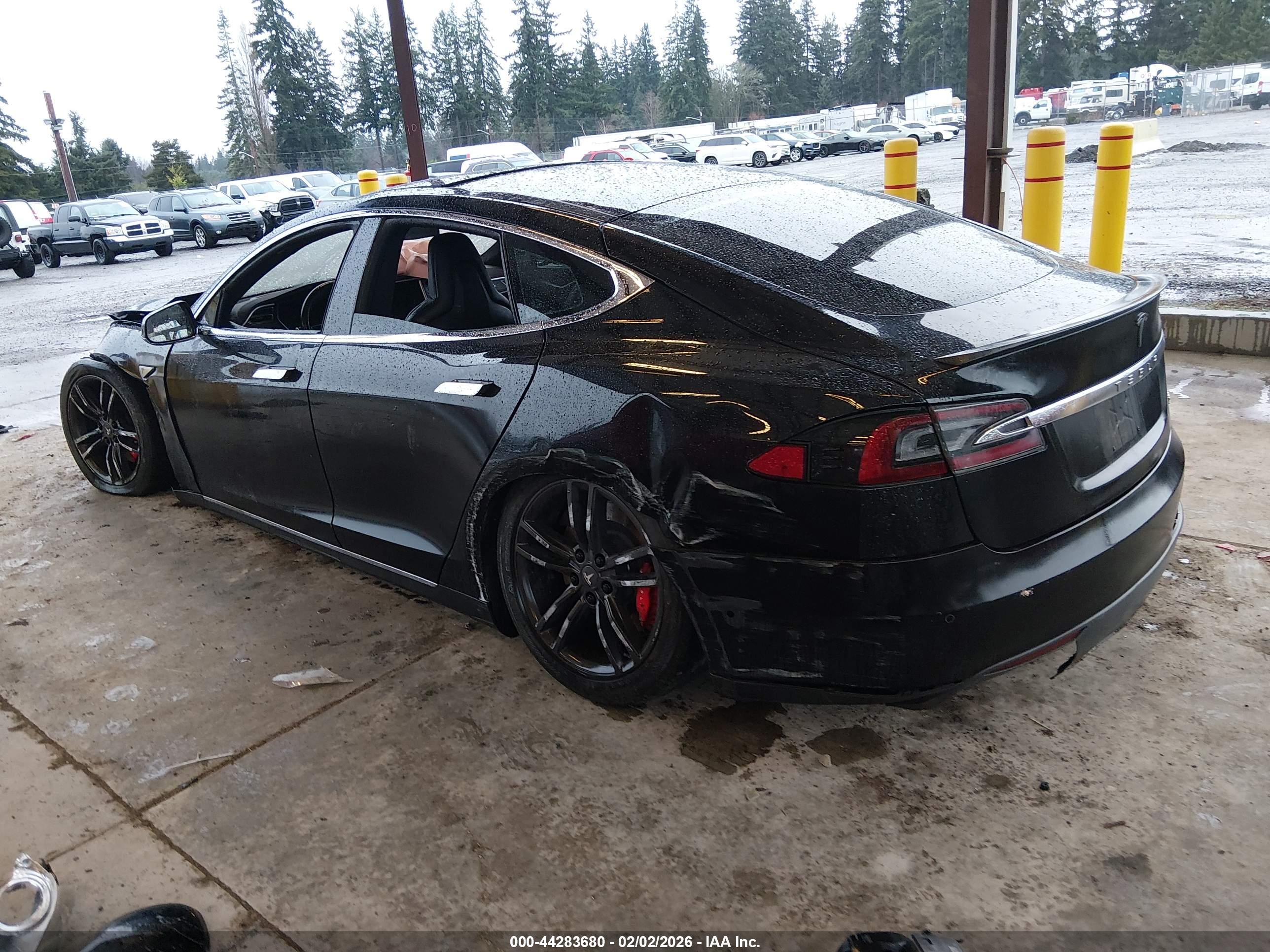 TESLA MODEL image 3