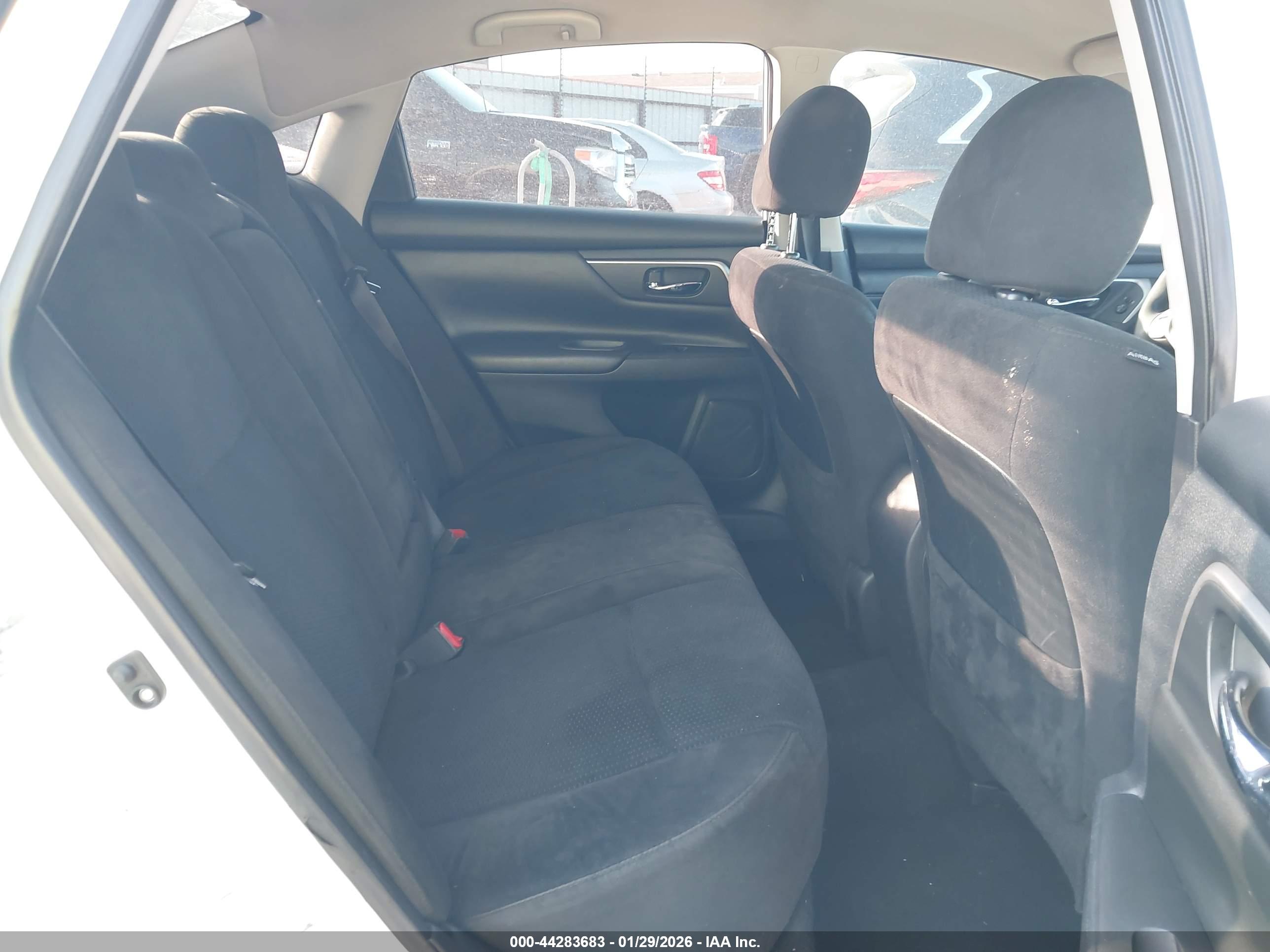 NISSAN ALTIMA image 8