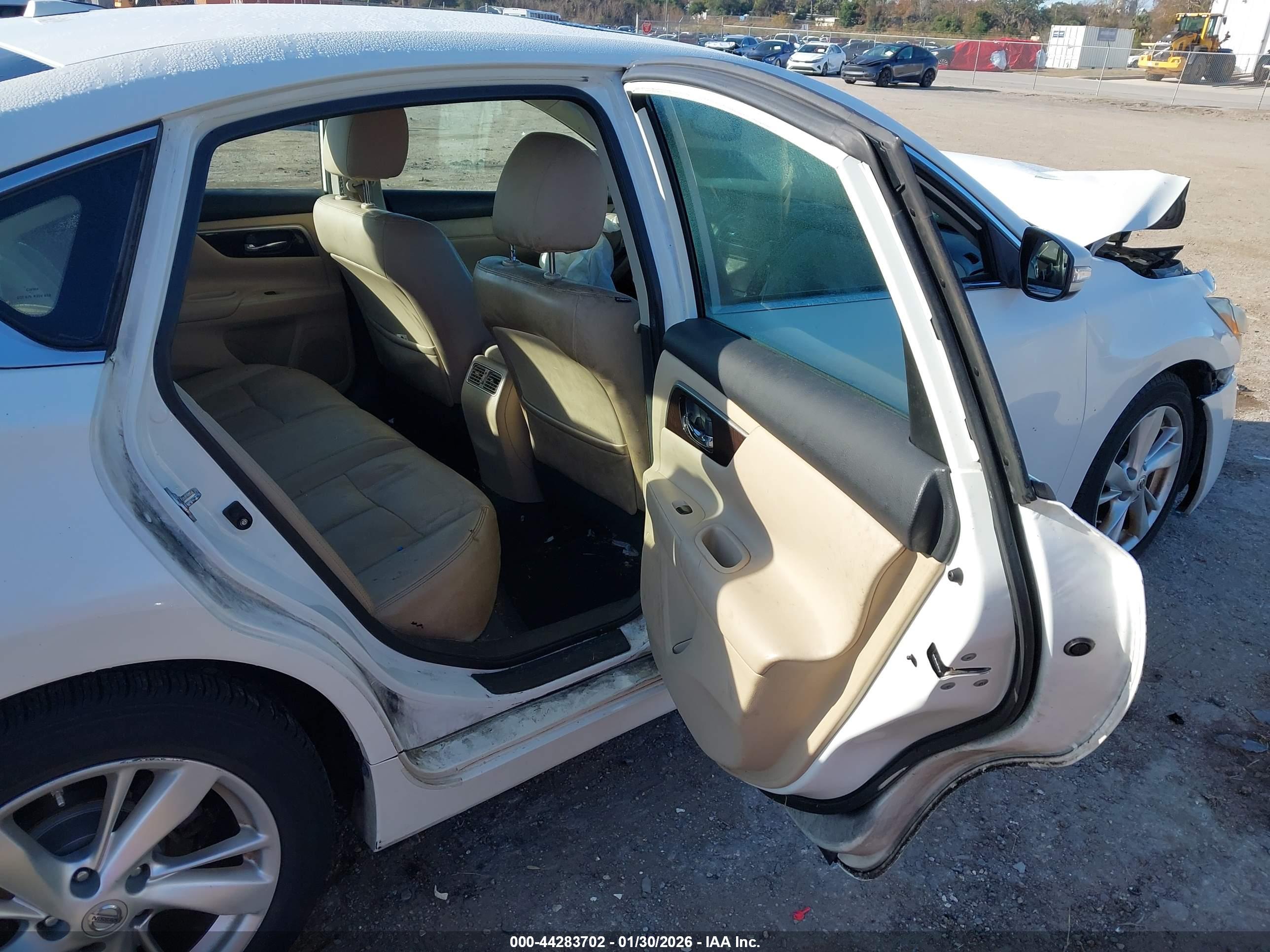 NISSAN ALTIMA image 8