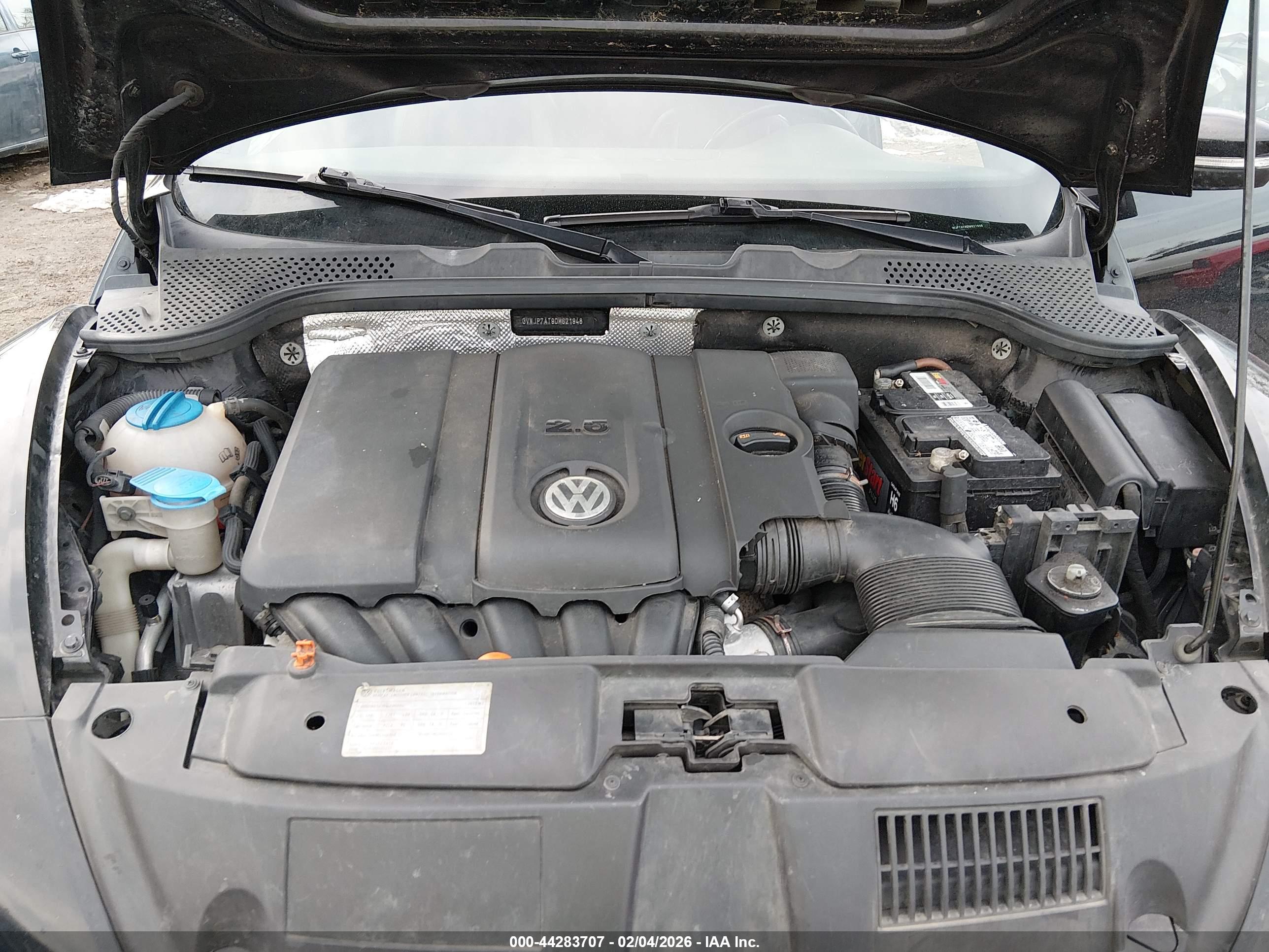 VOLKSWAGEN BEETLE image 10