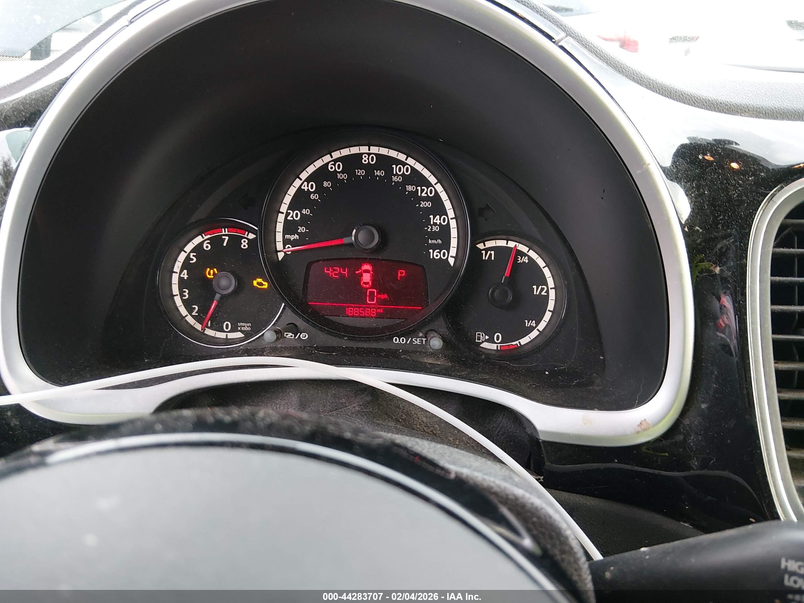 VOLKSWAGEN BEETLE image 7