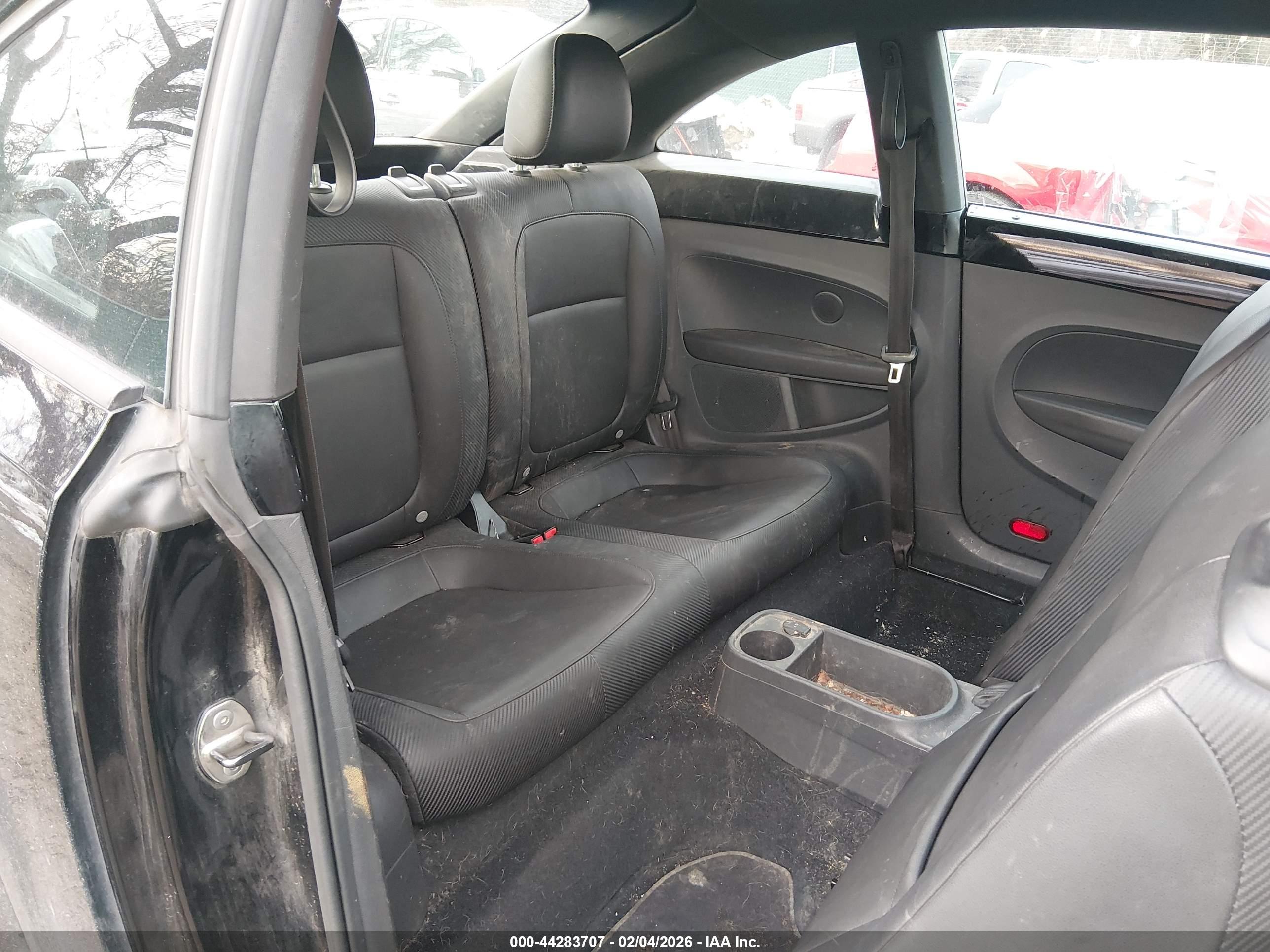 VOLKSWAGEN BEETLE image 8