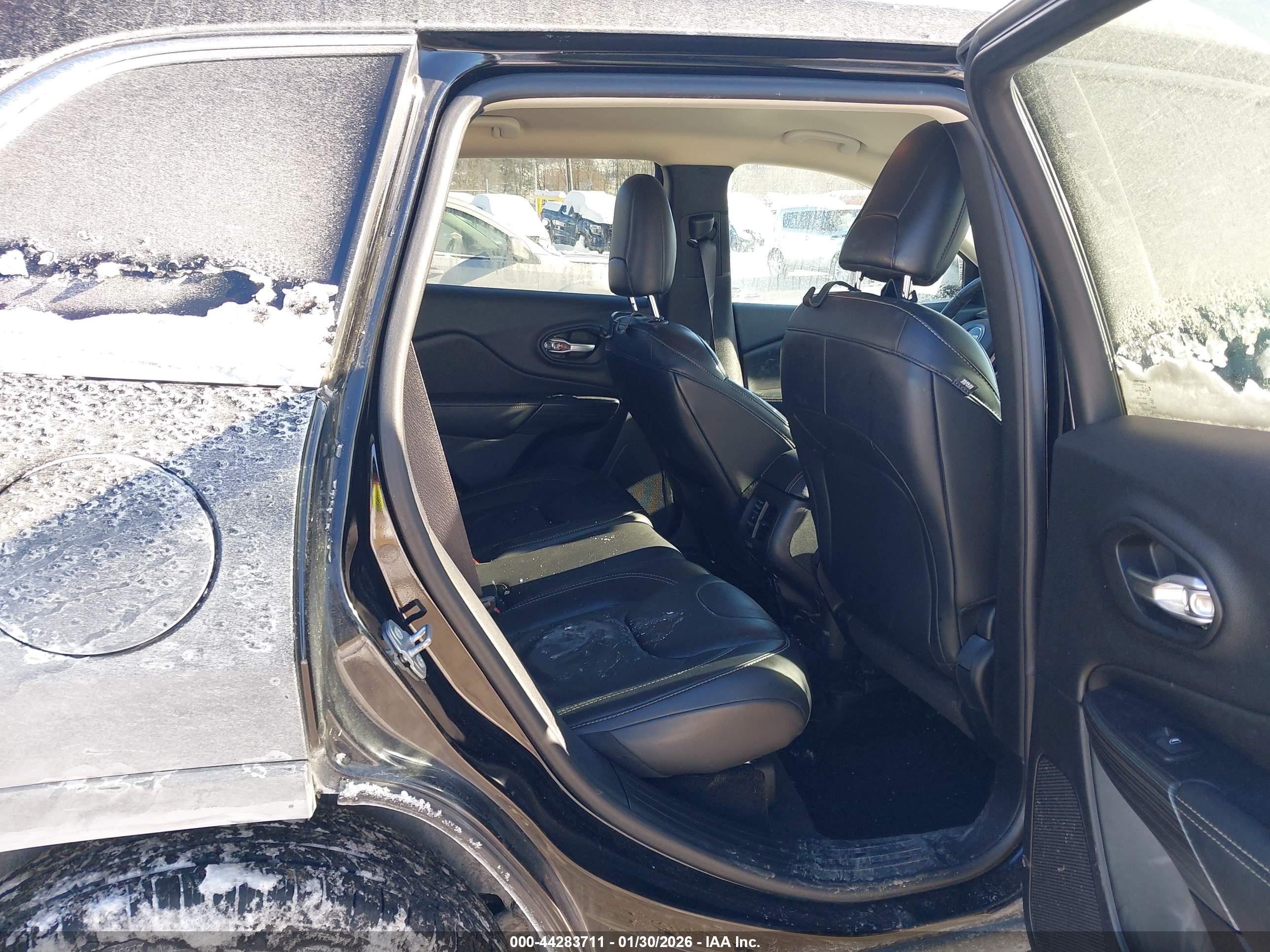 JEEP CHEROKEE image 8