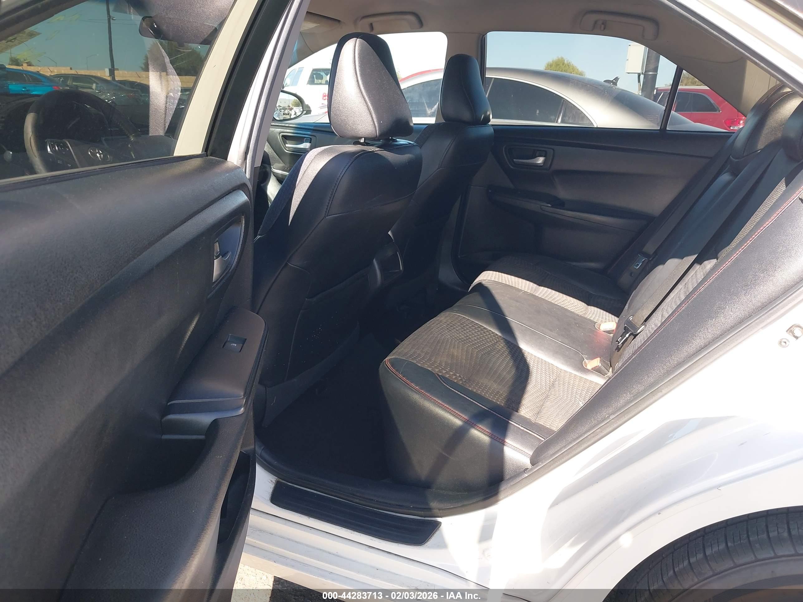 TOYOTA CAMRY image 8