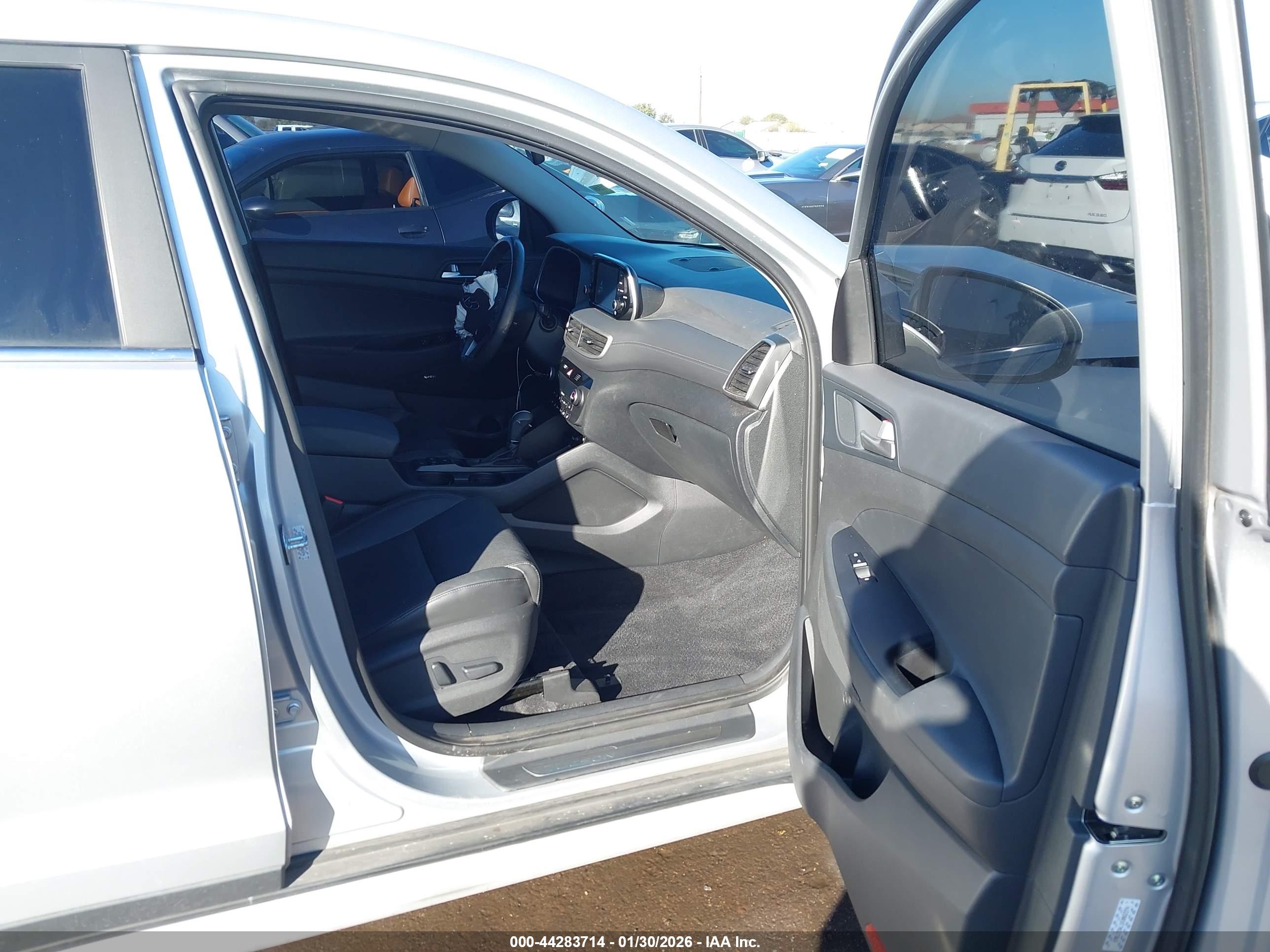 HYUNDAI TUCSON image 5