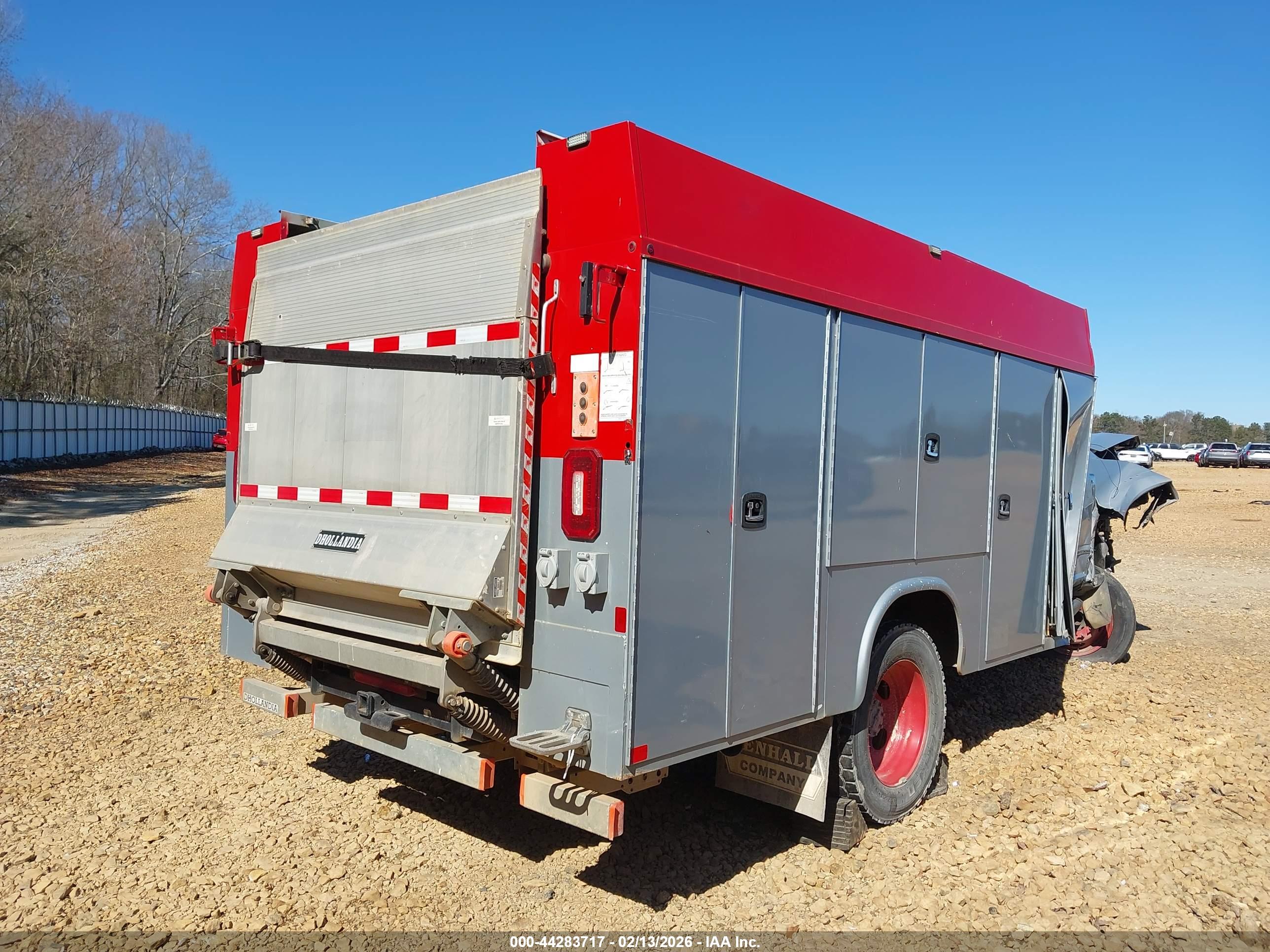 FORD F-550 image 4