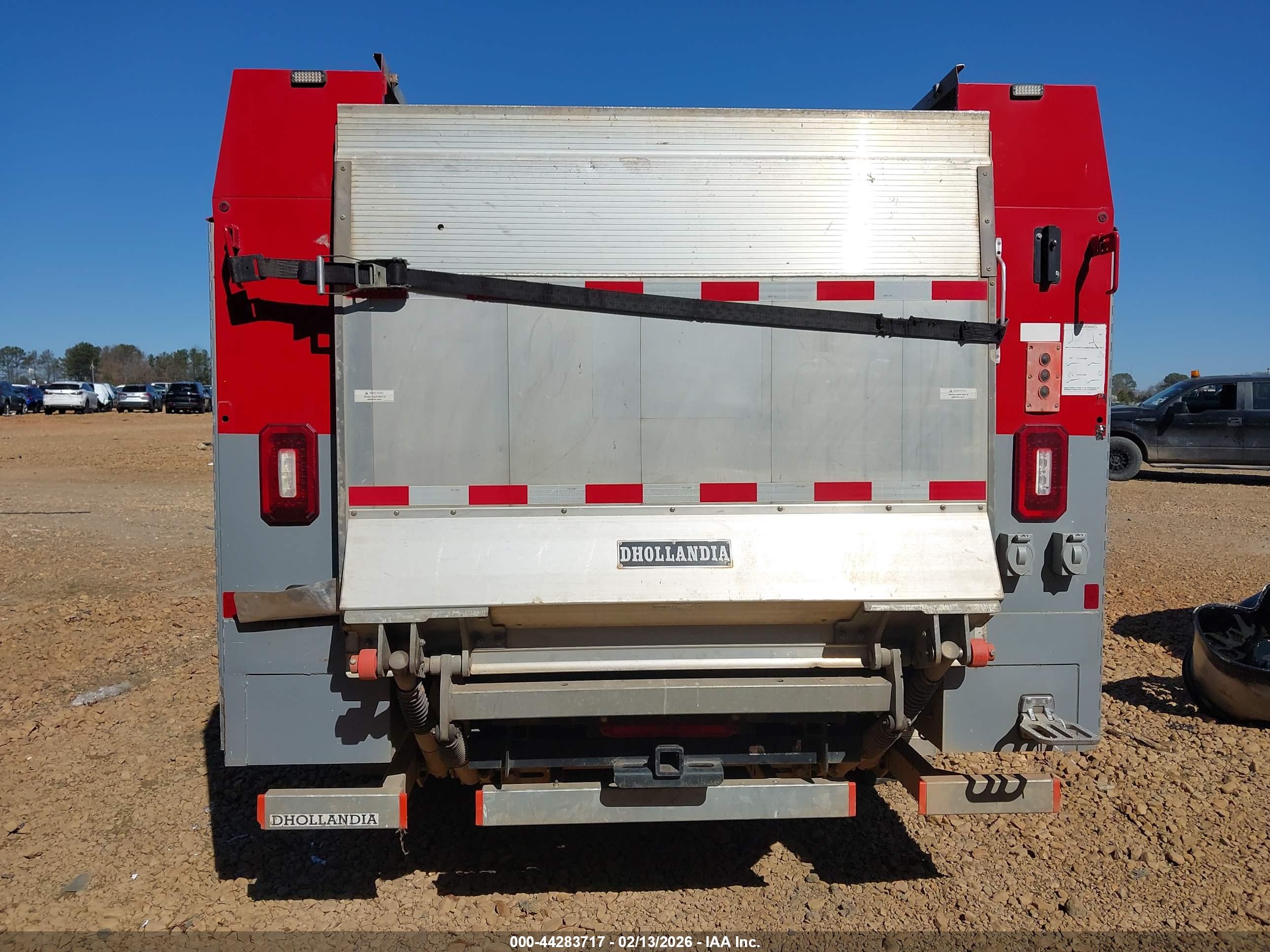 FORD F-550 image 8
