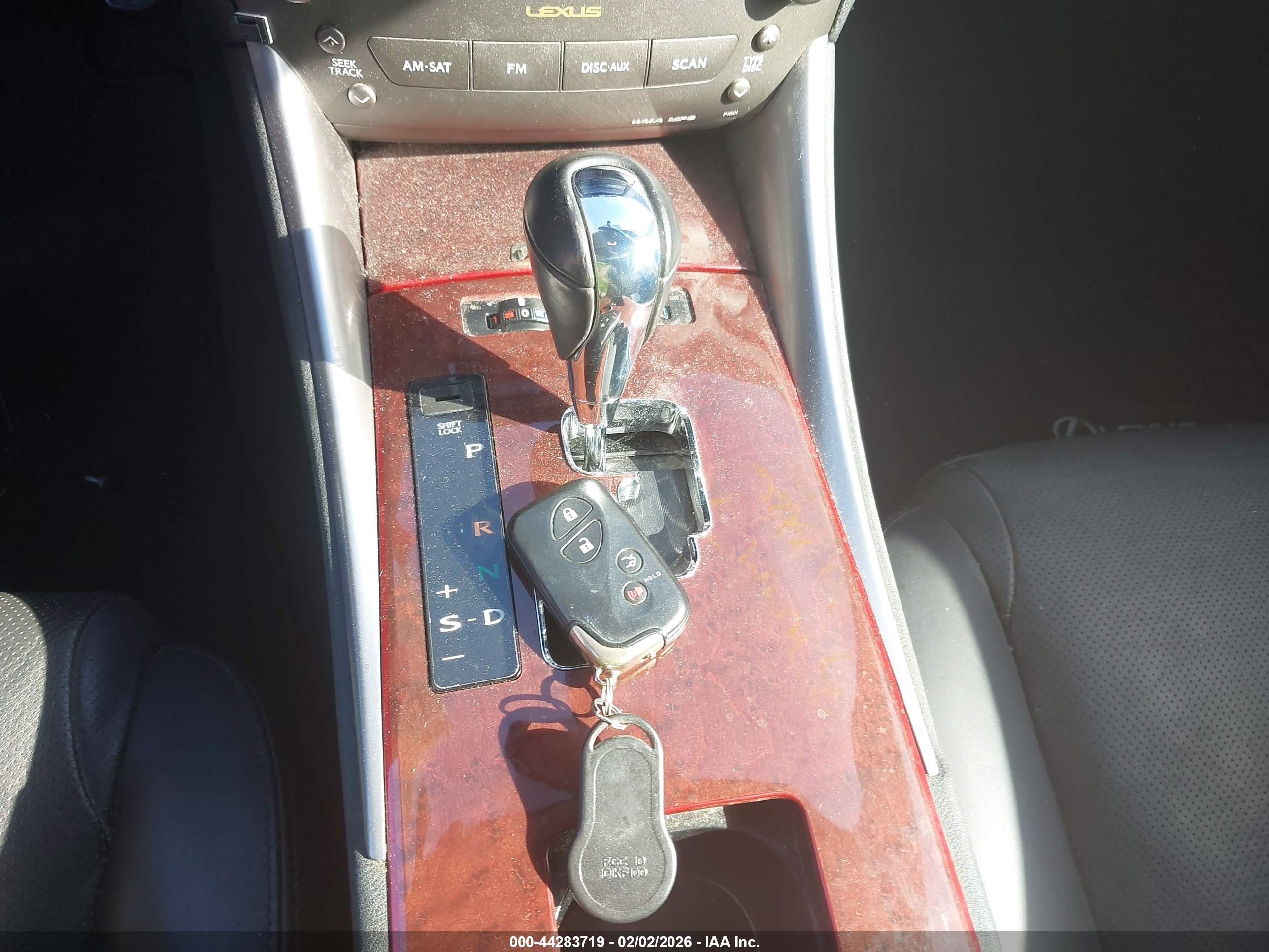 LEXUS IS image 11