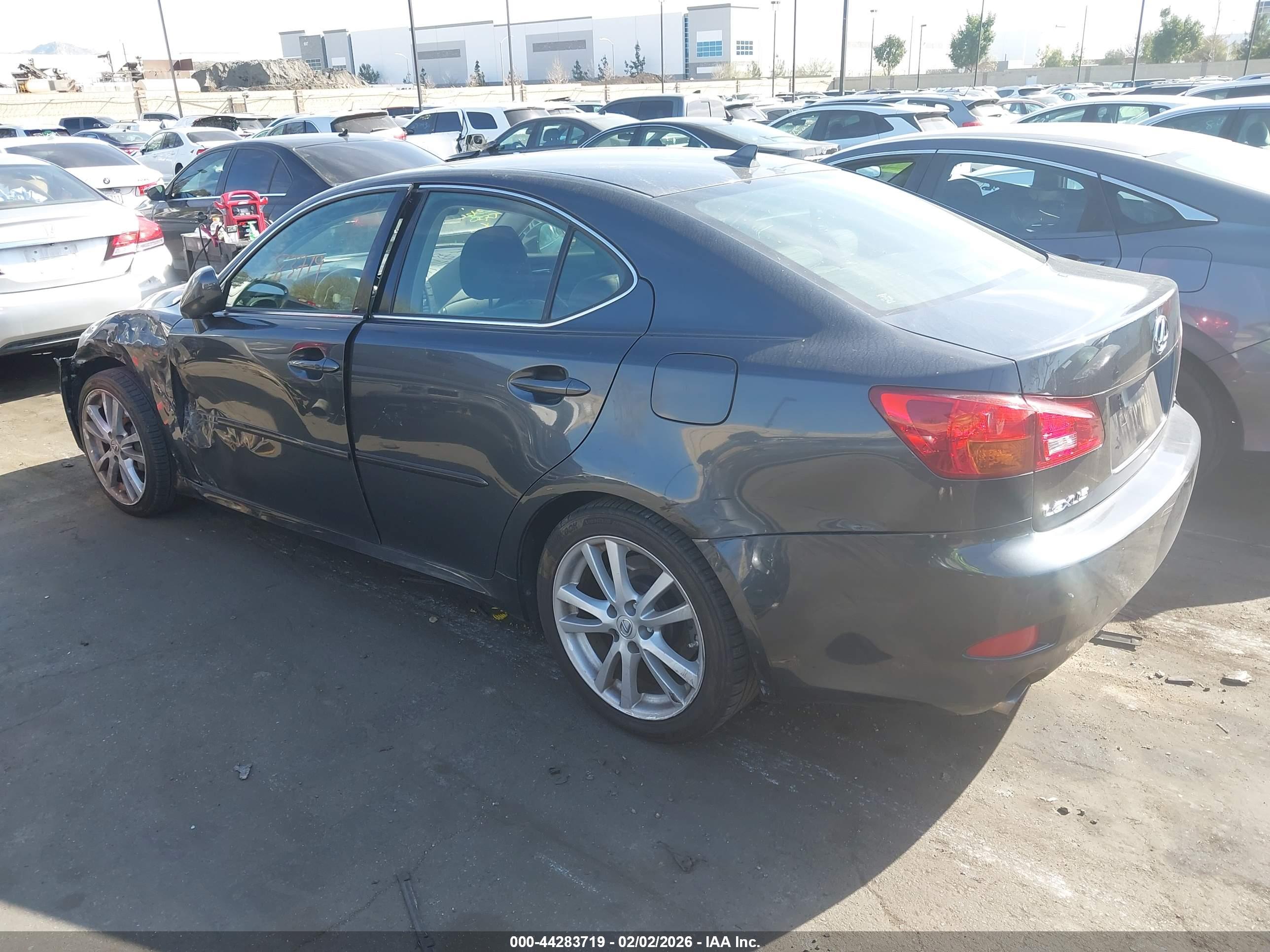 LEXUS IS image 3