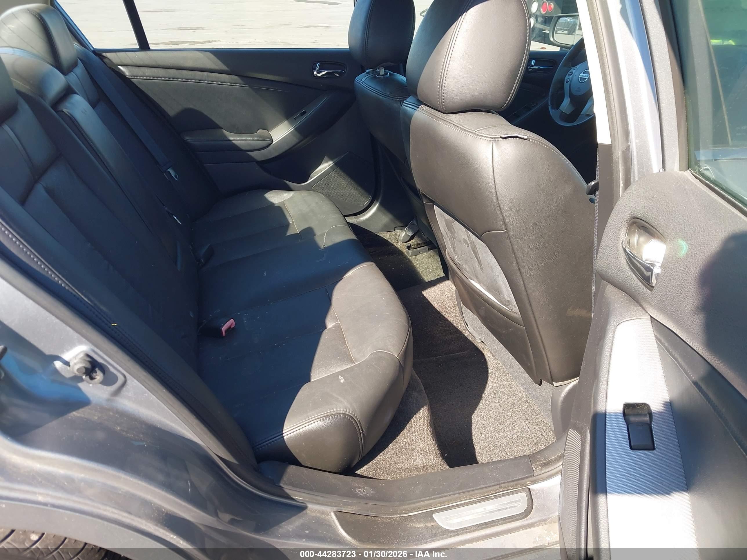 NISSAN ALTIMA image 8