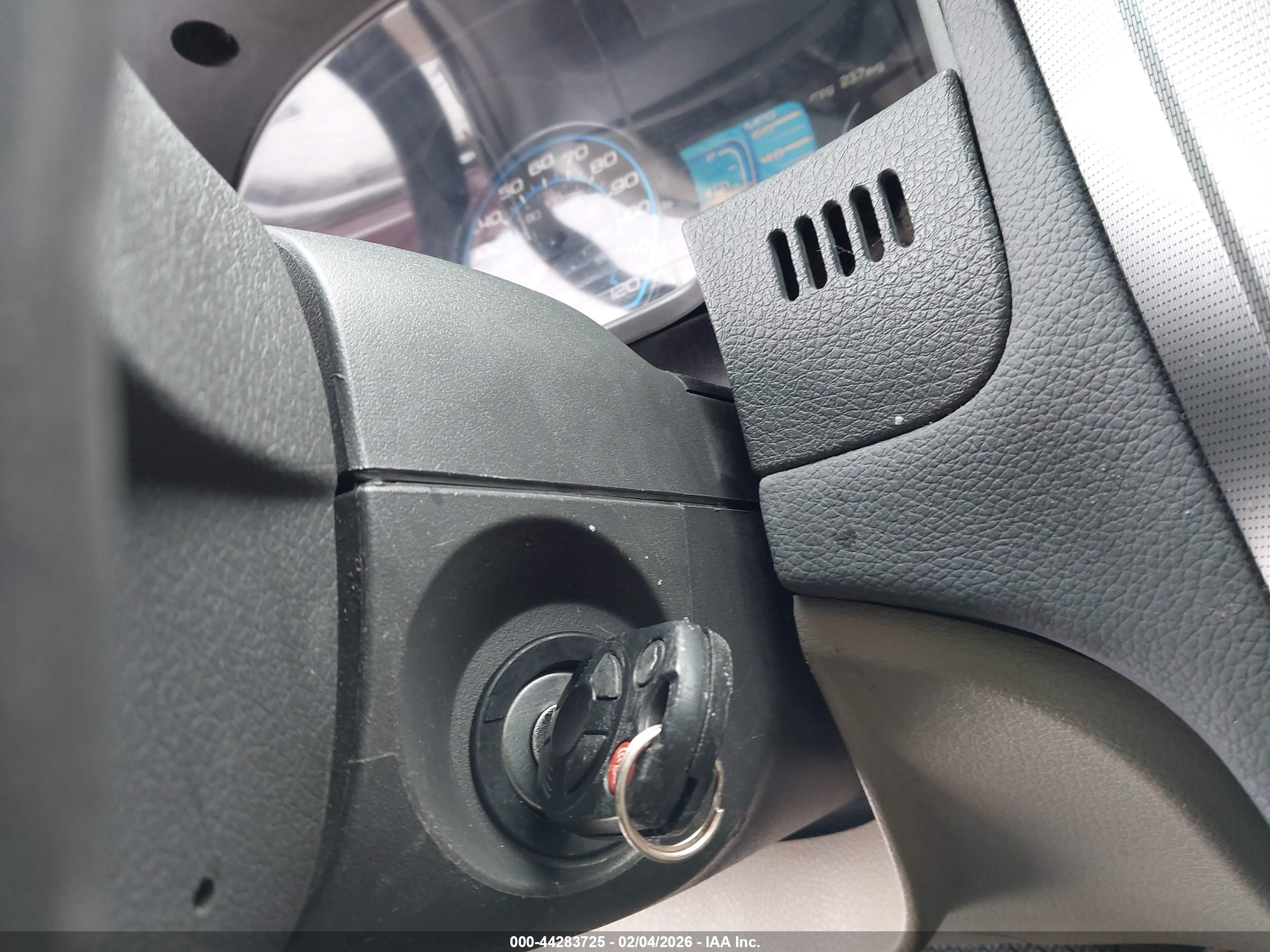 FORD FUSION image 11