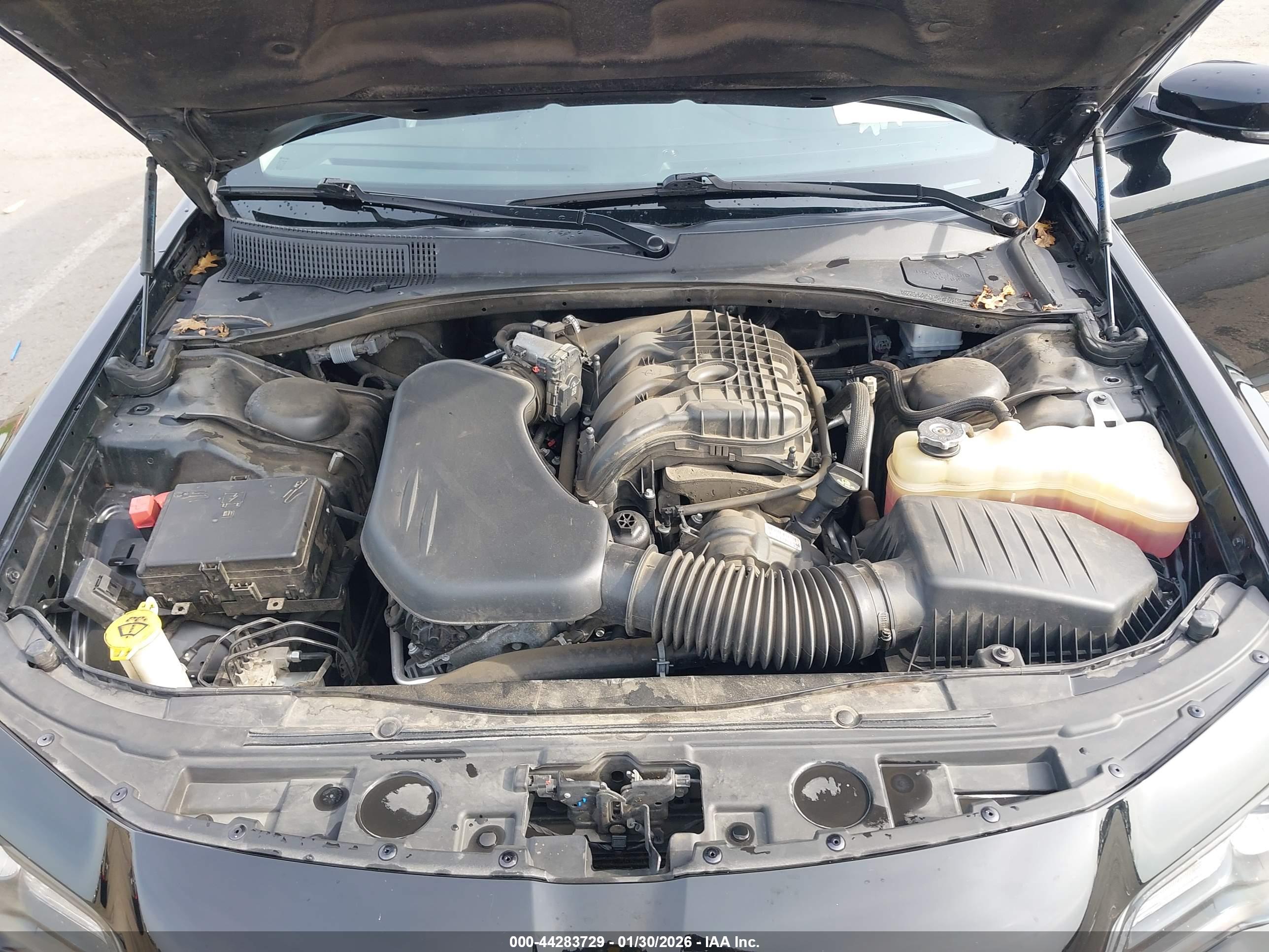 CHRYSLER 300 image 10