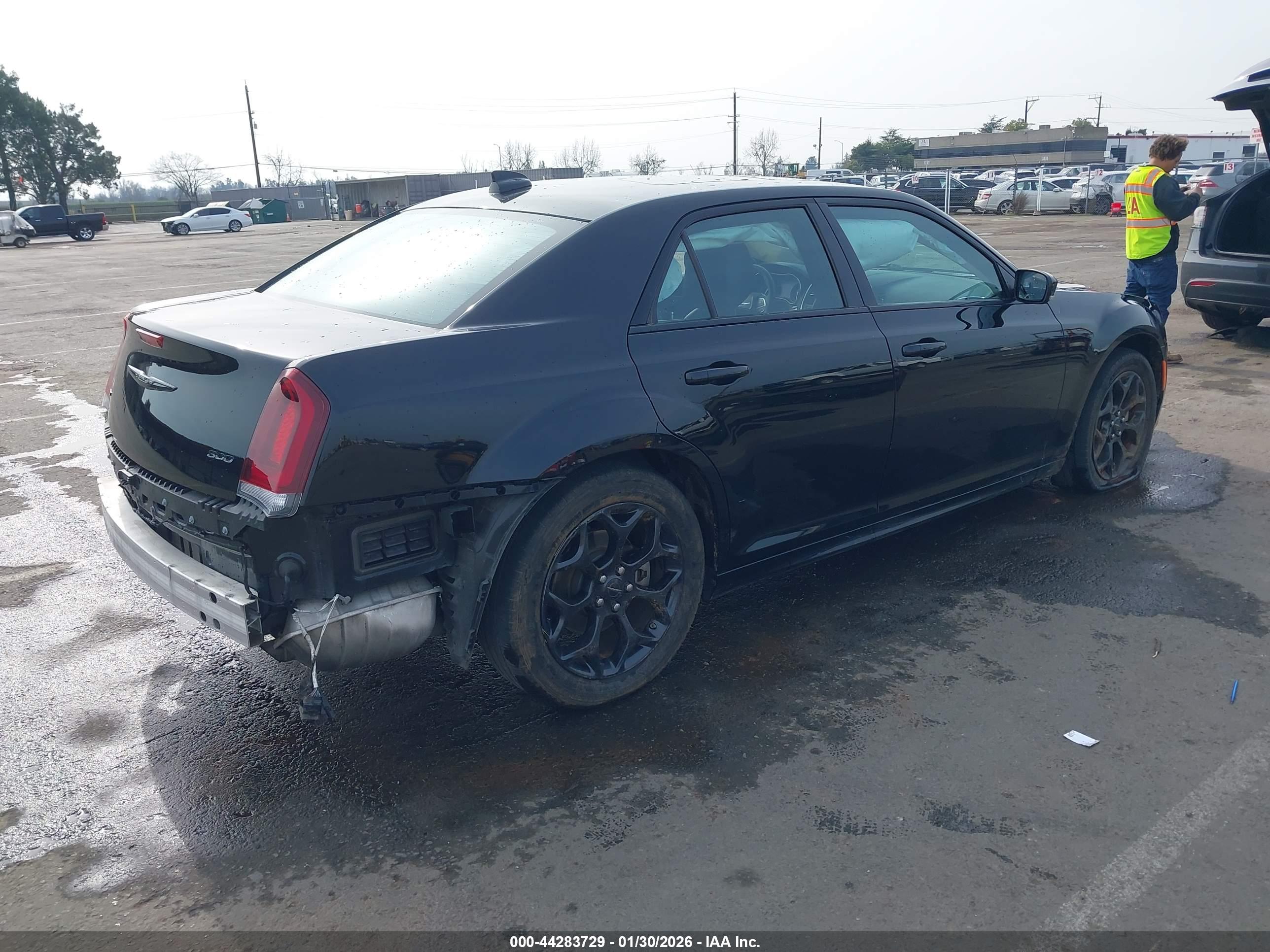CHRYSLER 300 image 4