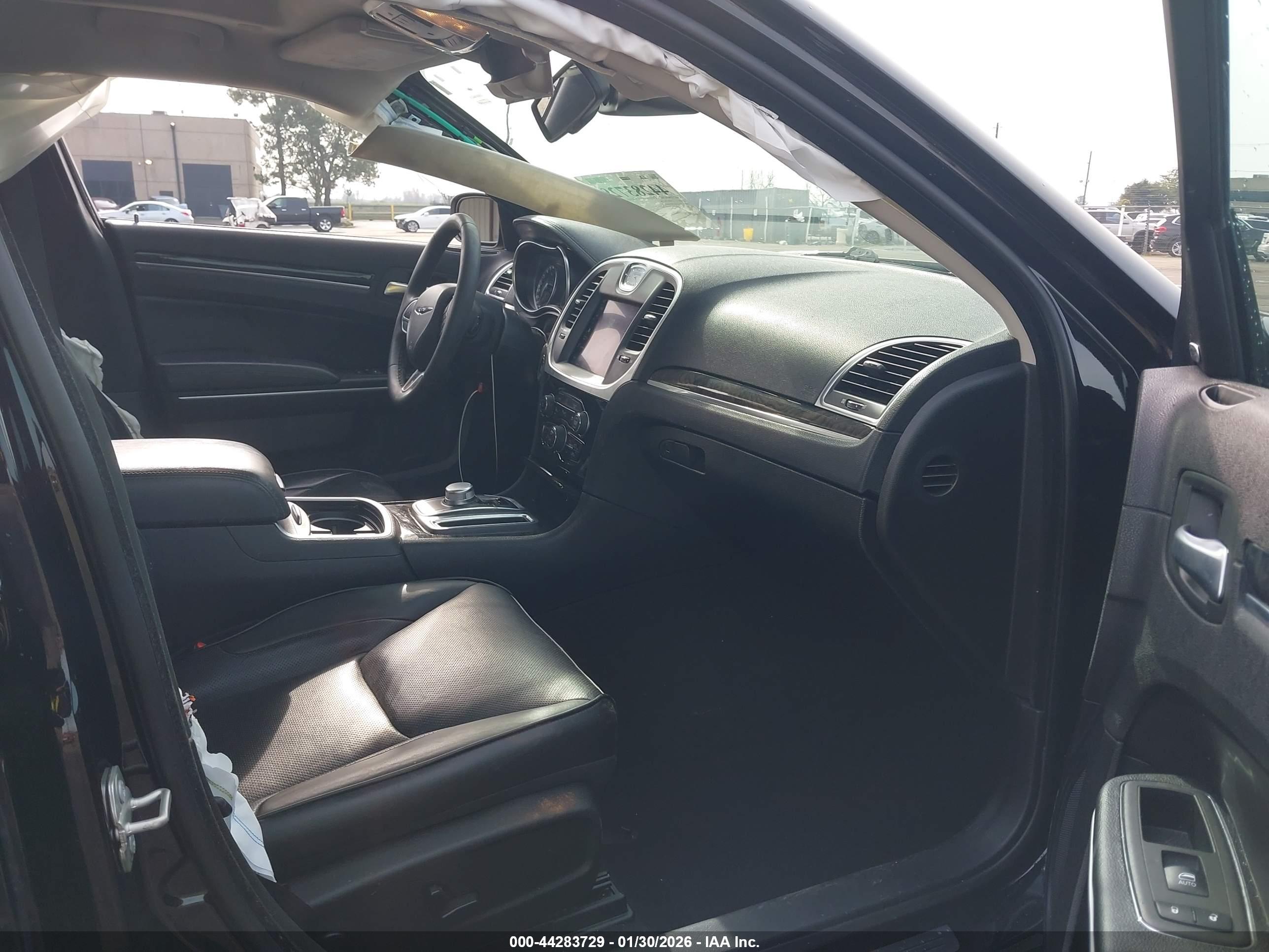 CHRYSLER 300 image 5