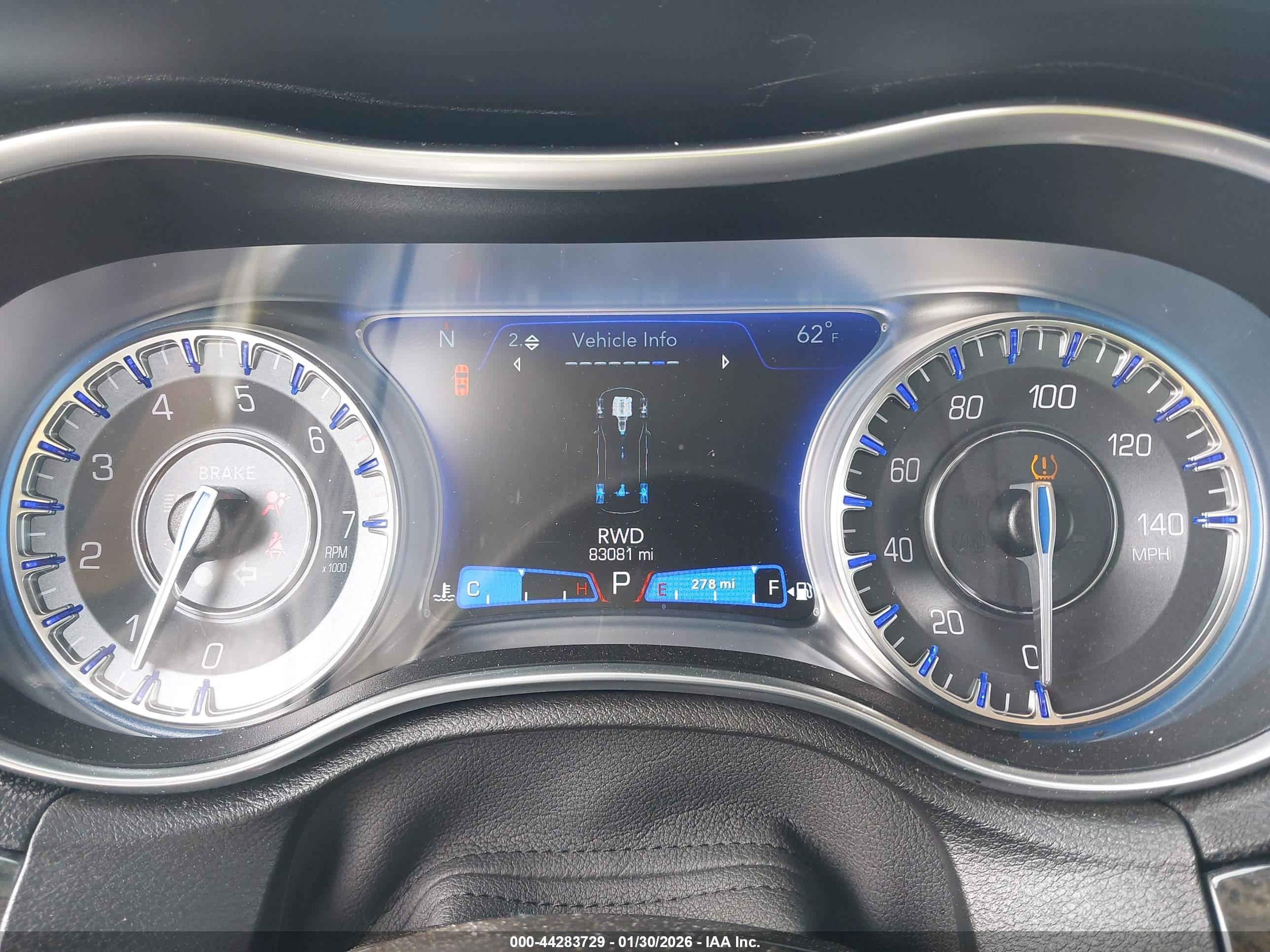 CHRYSLER 300 image 7