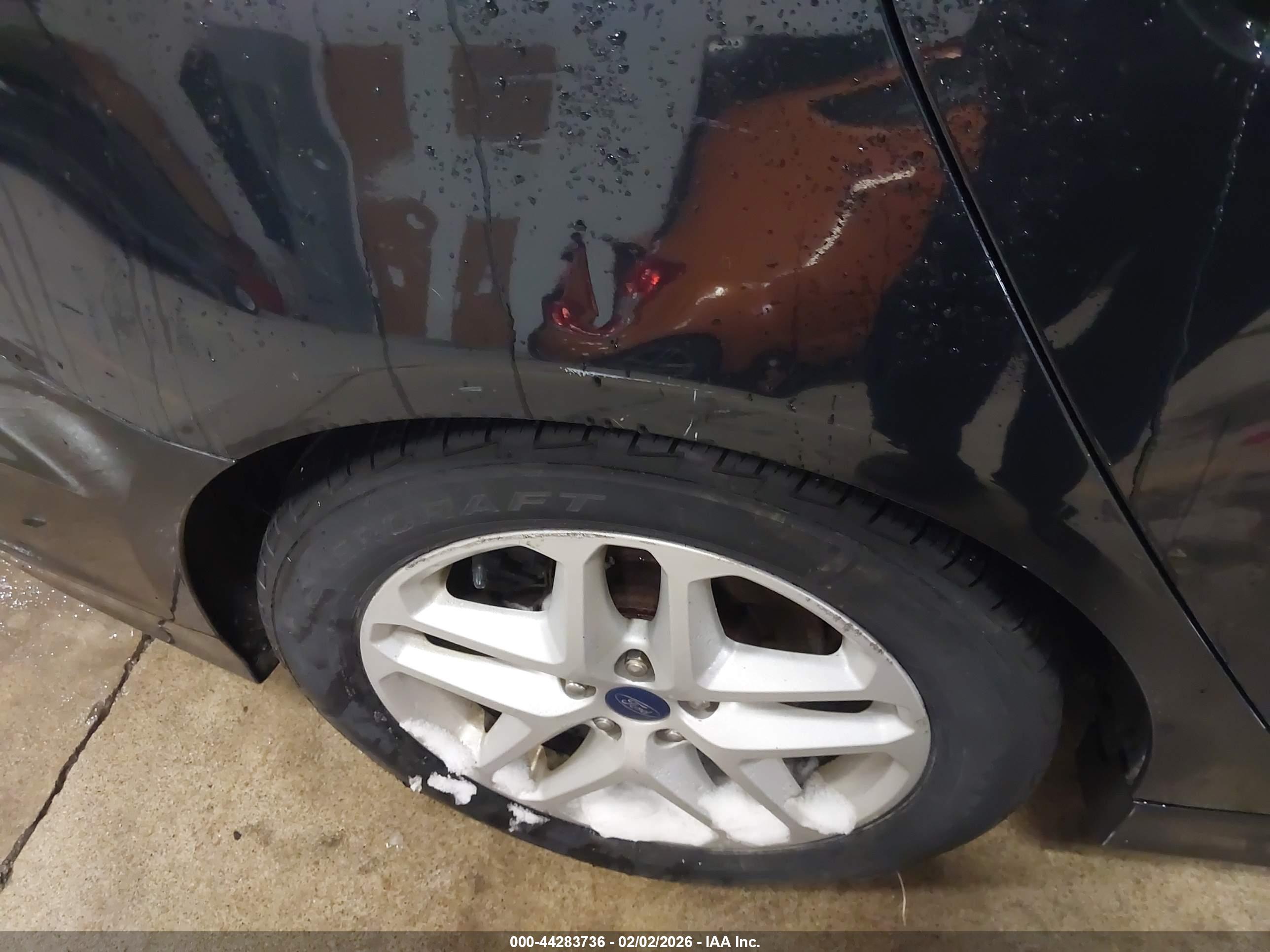 FORD FUSION image 6