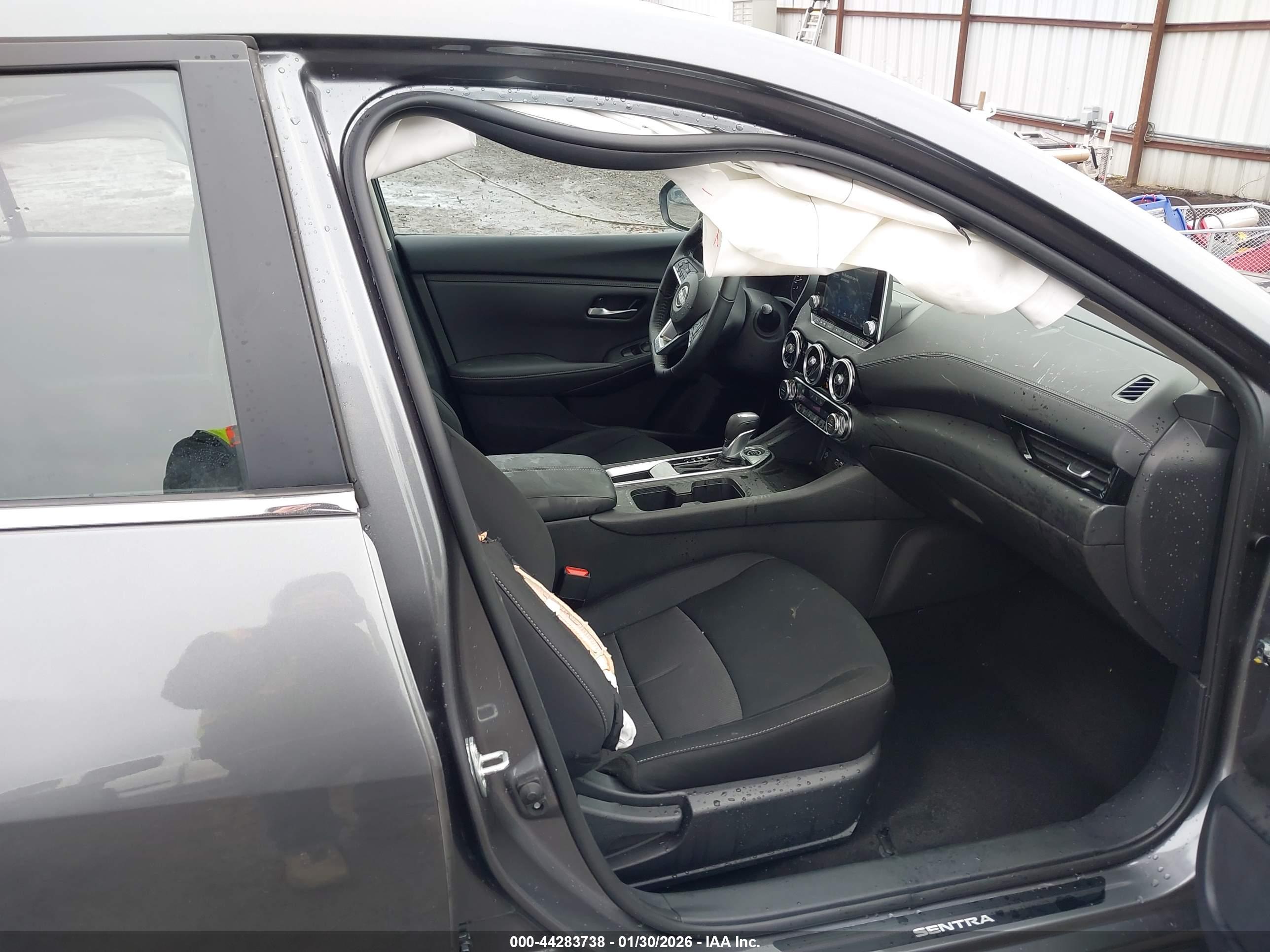 NISSAN SENTRA image 5
