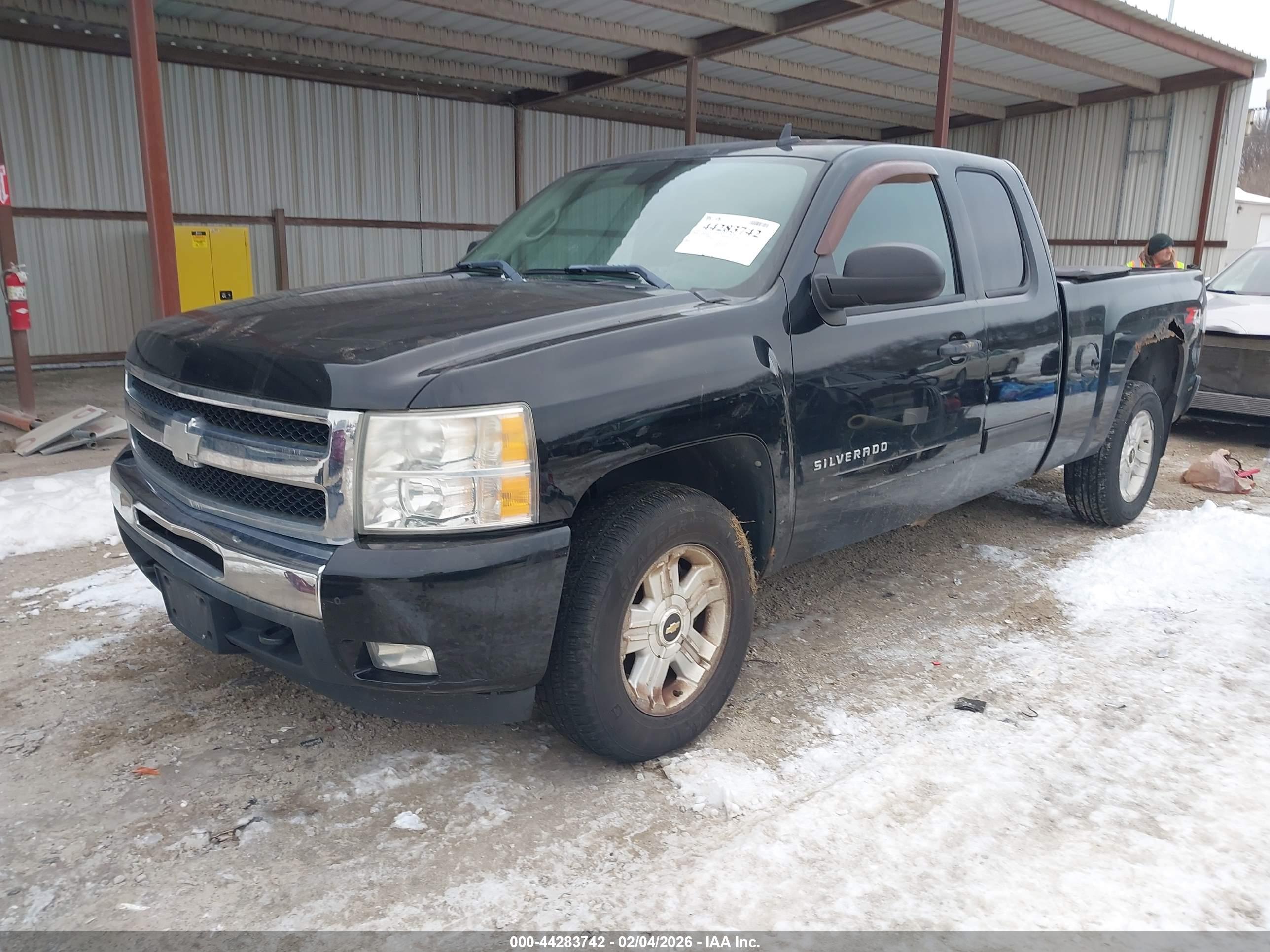 CHEVROLET SILVERADO image 2