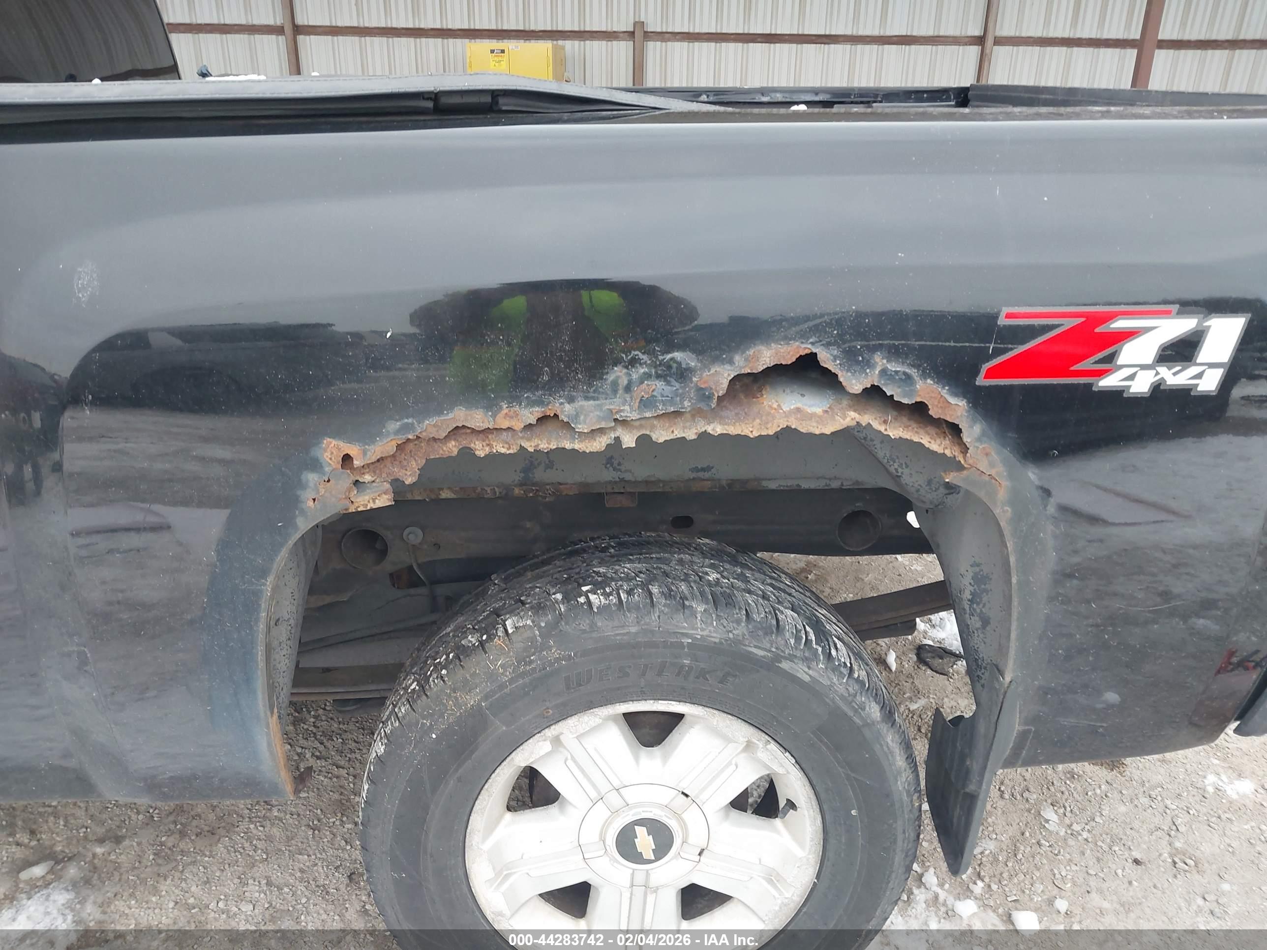 CHEVROLET SILVERADO image 6