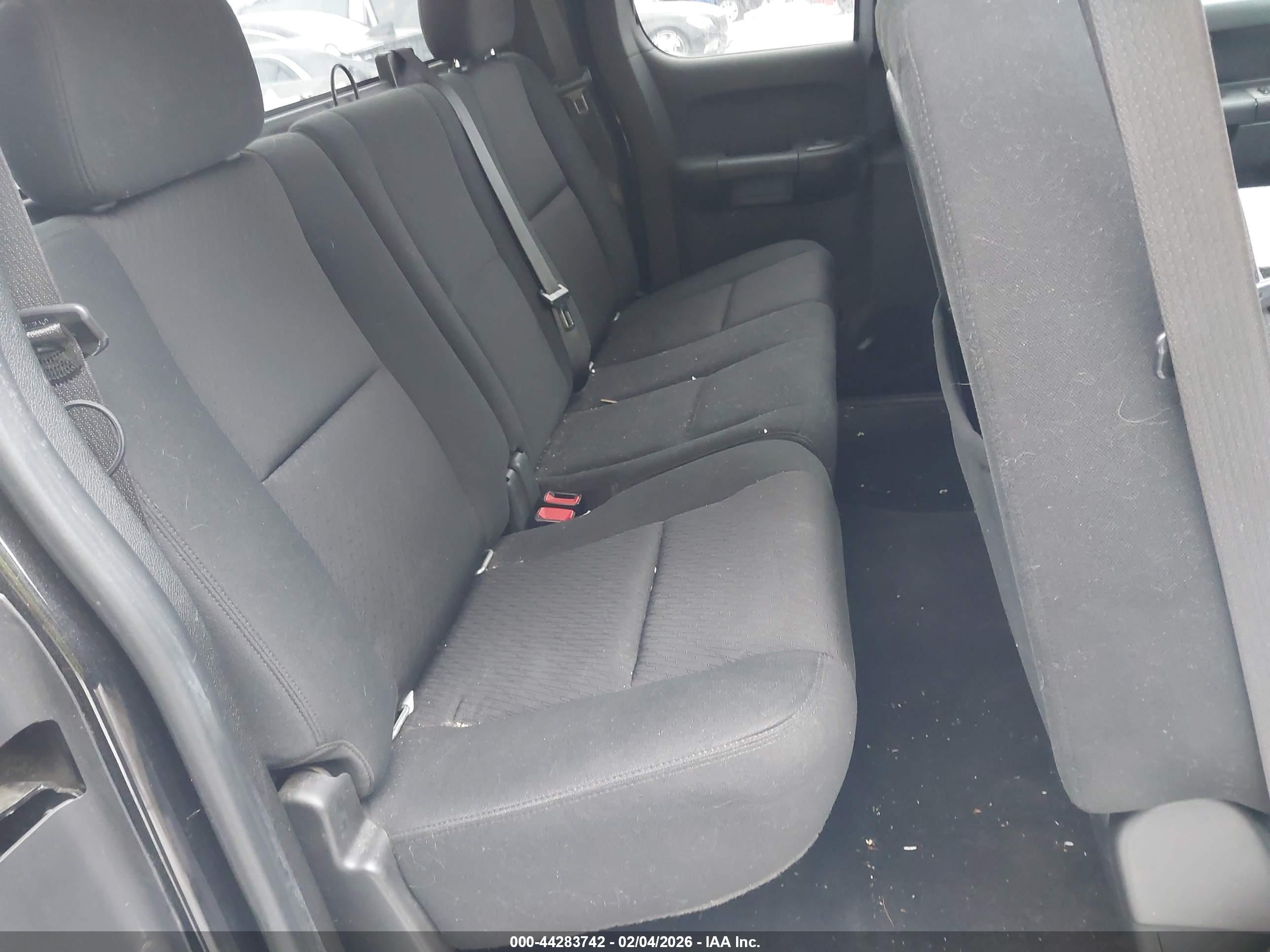 CHEVROLET SILVERADO image 8