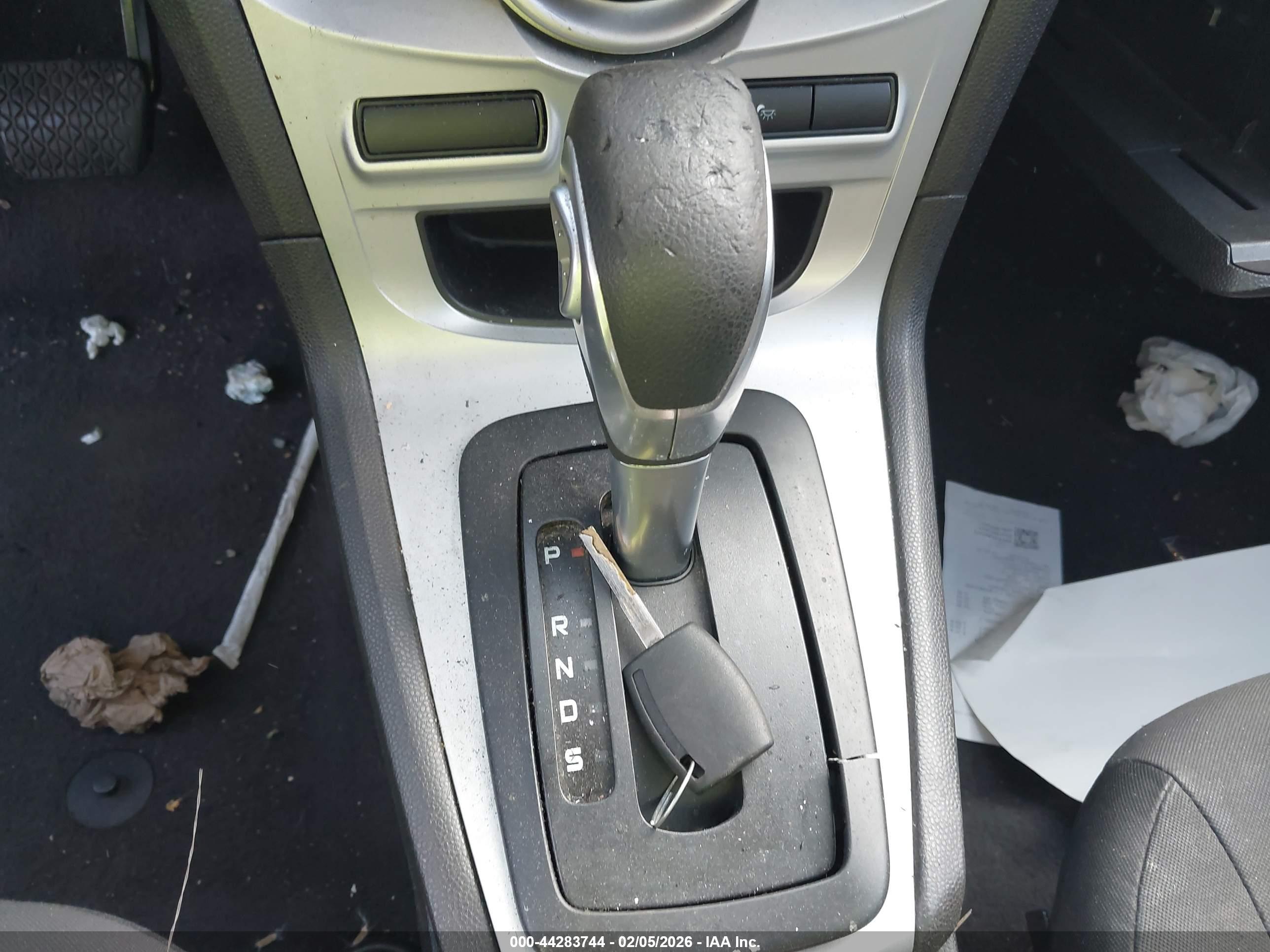 FORD FIESTA image 11