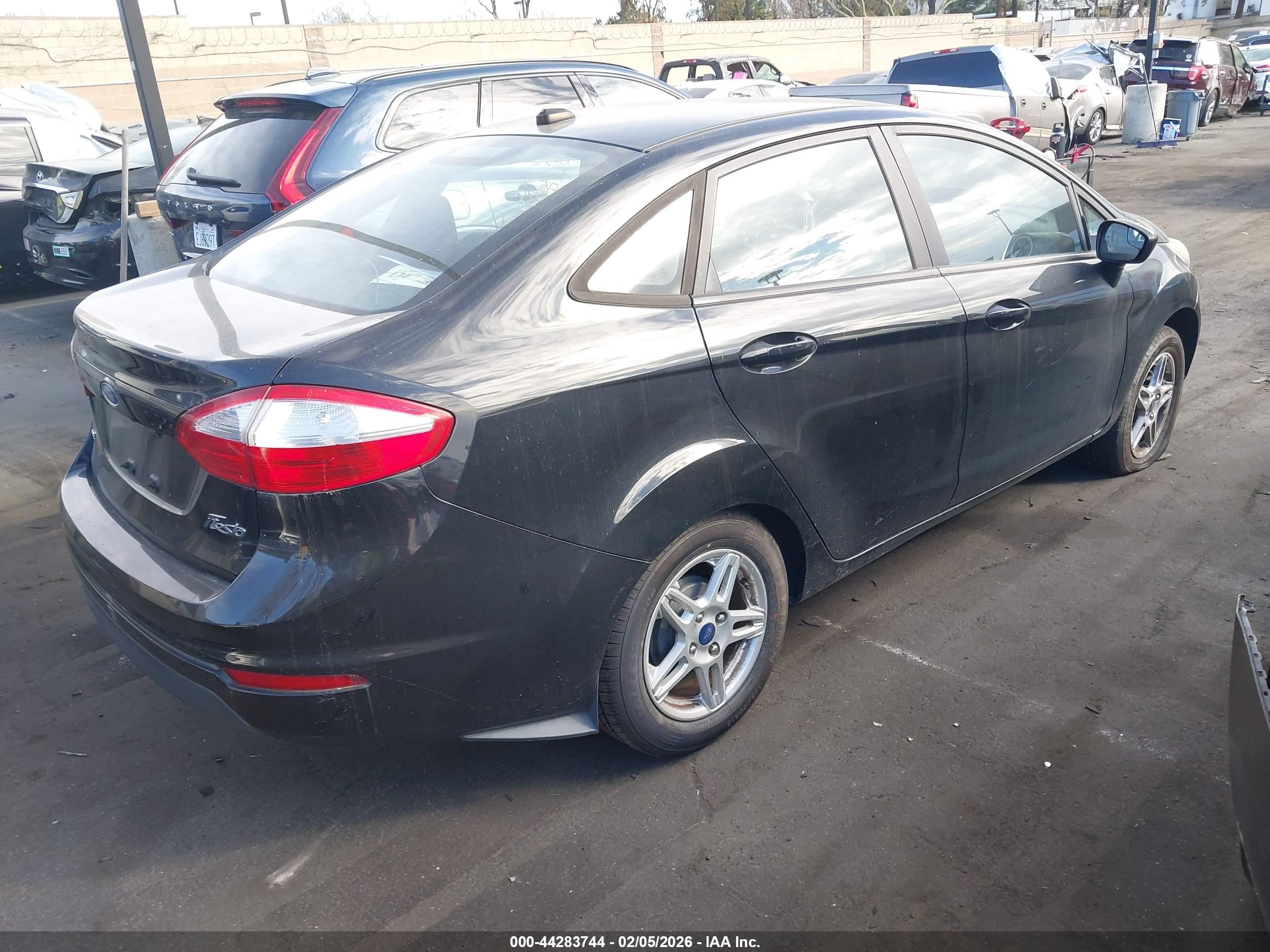 FORD FIESTA image 4