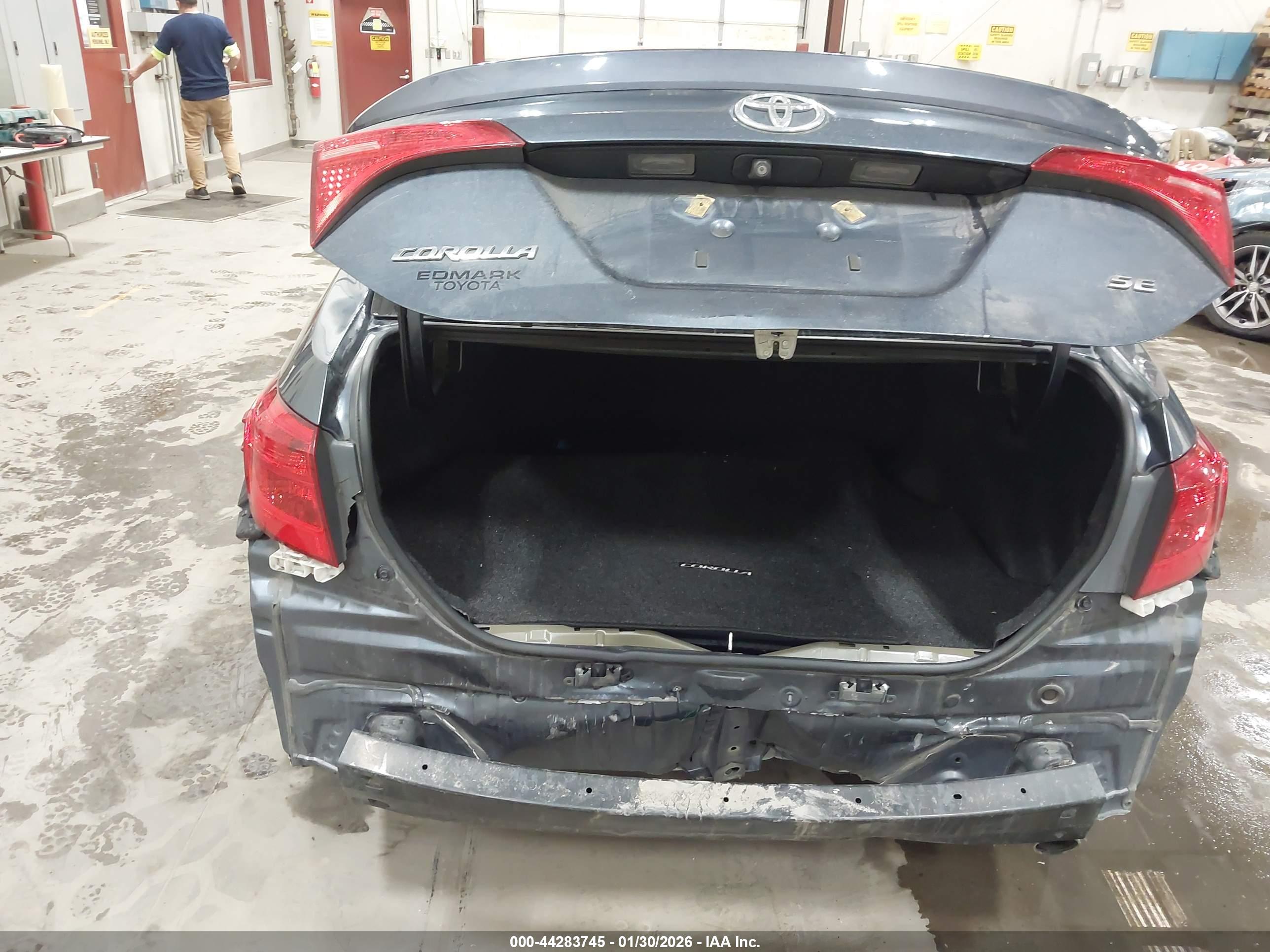 TOYOTA COROLLA image 6