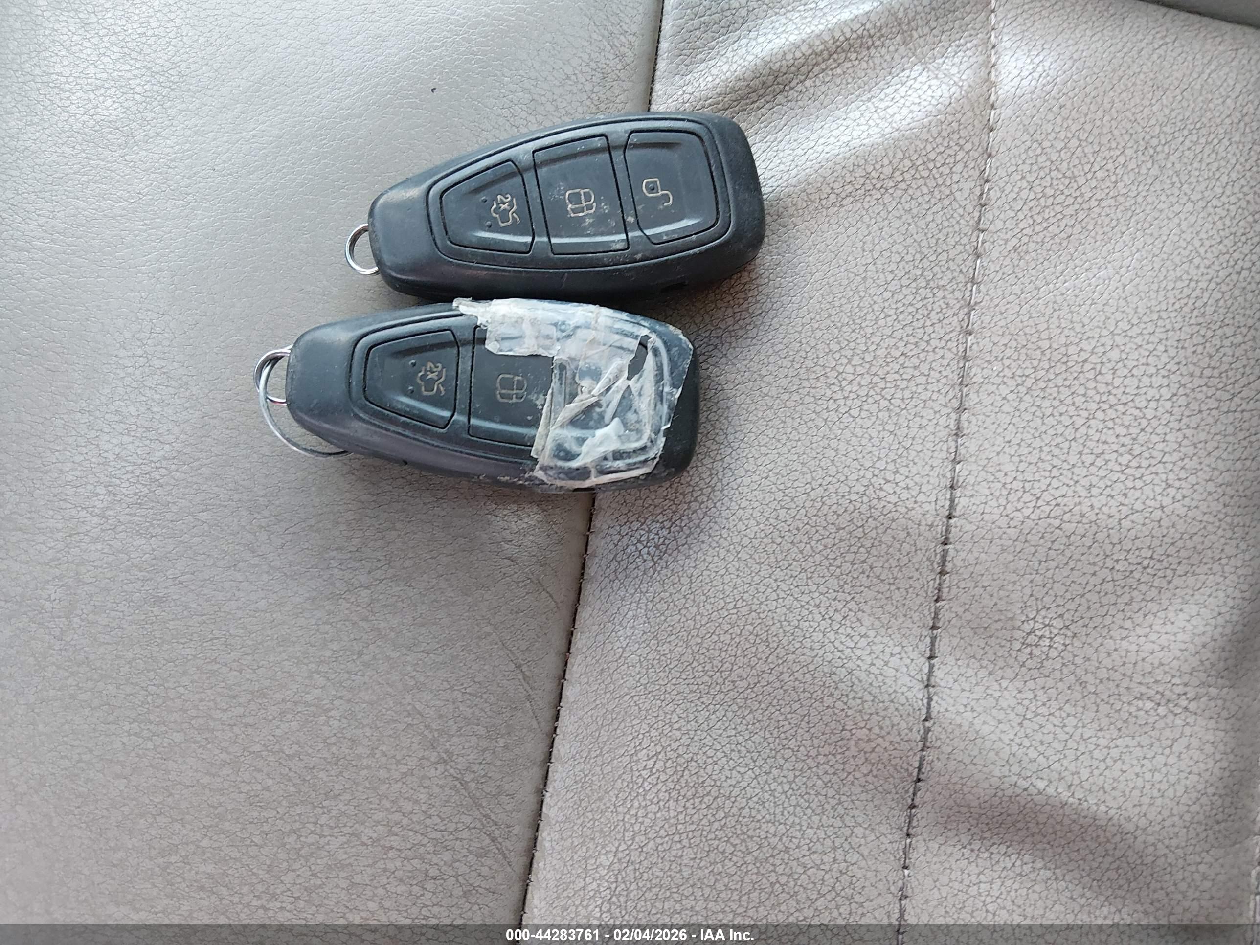 FORD C-MAX image 11