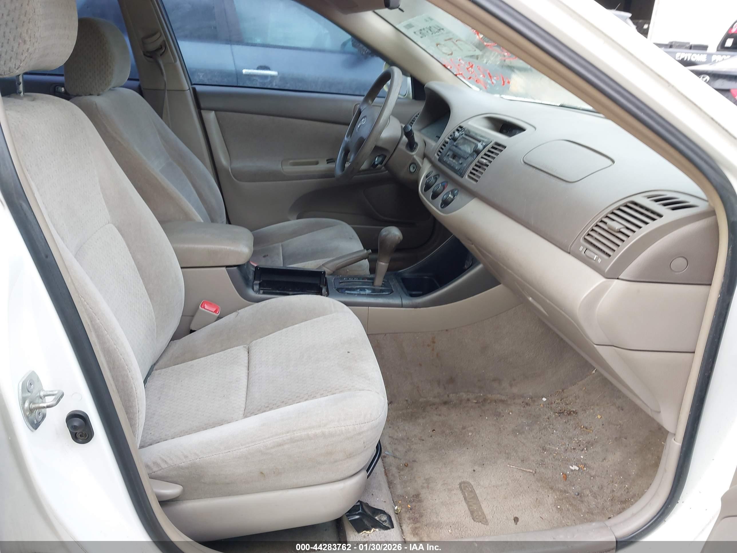 TOYOTA CAMRY image 5